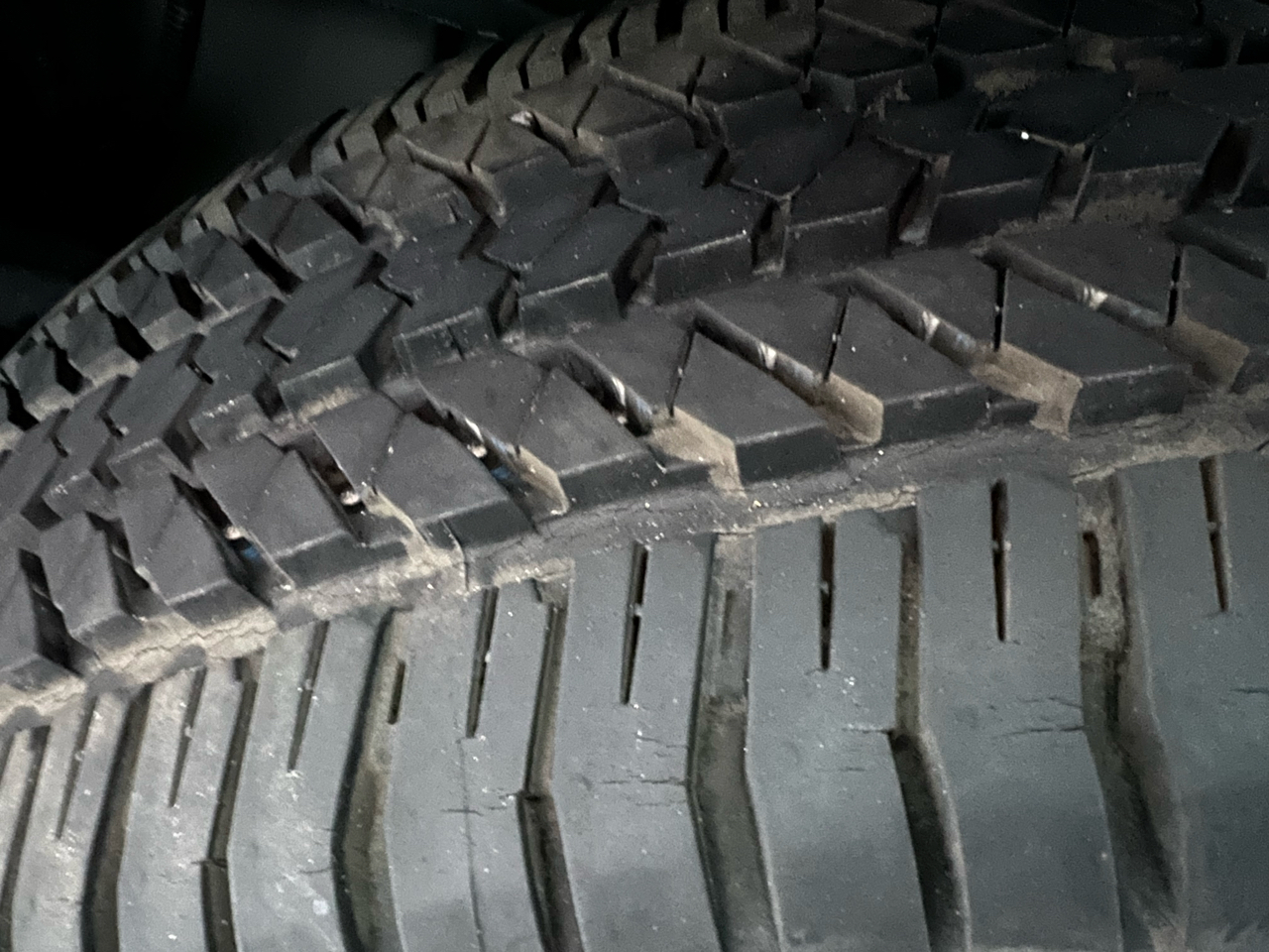 Toyota Tundra Tundra-Grade Double Cab 4.0L 2WD 2011