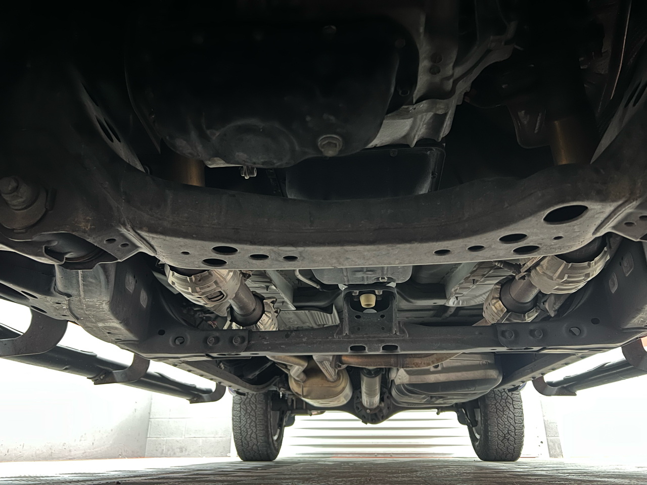 Toyota Tundra Tundra-Grade Double Cab 4.0L 2WD 2011