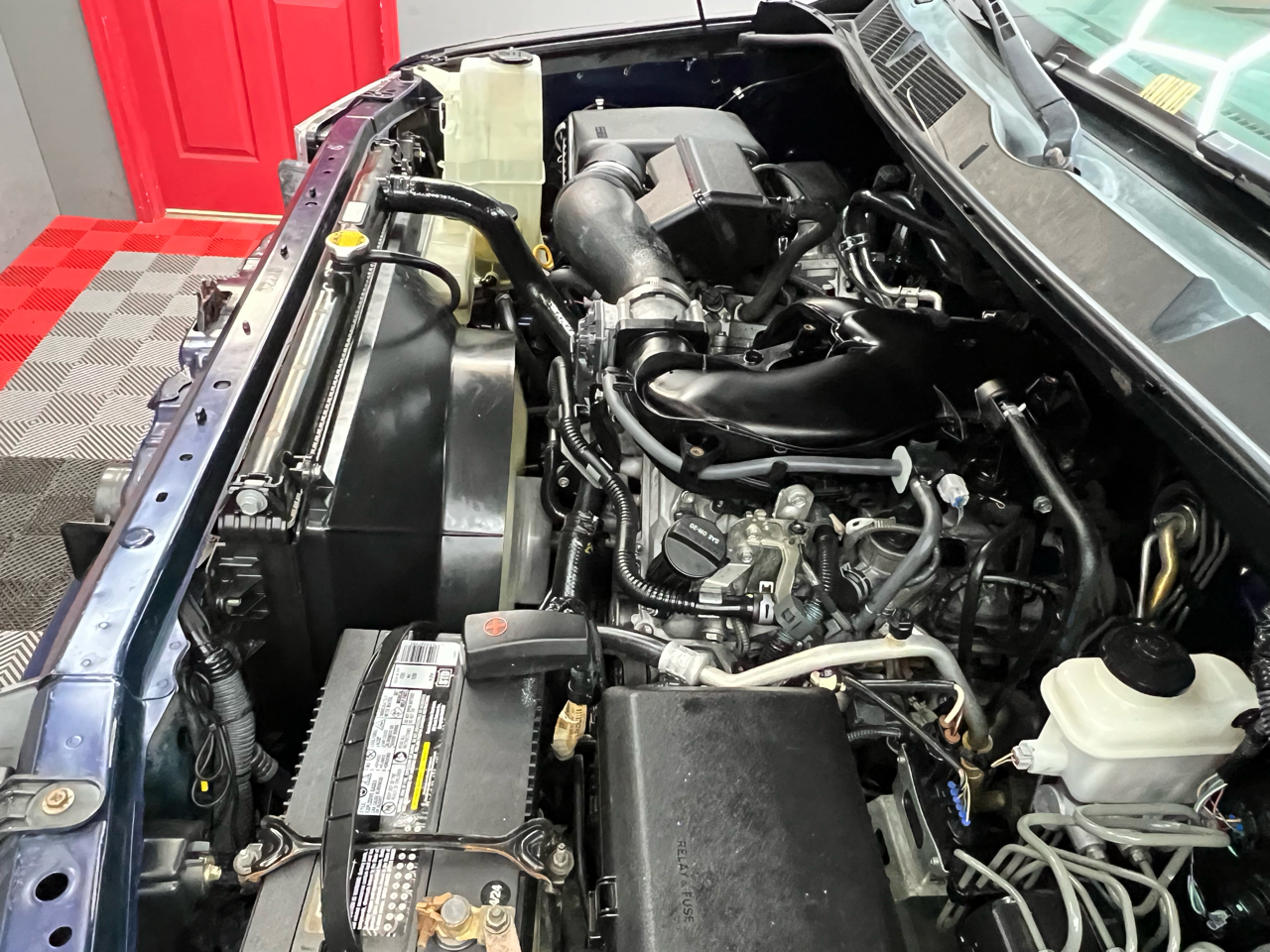 Toyota Tundra Tundra-Grade Double Cab 4.0L 2WD 2011