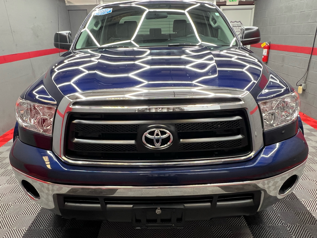 Toyota Tundra Tundra-Grade Double Cab 4.0L 2WD 2011