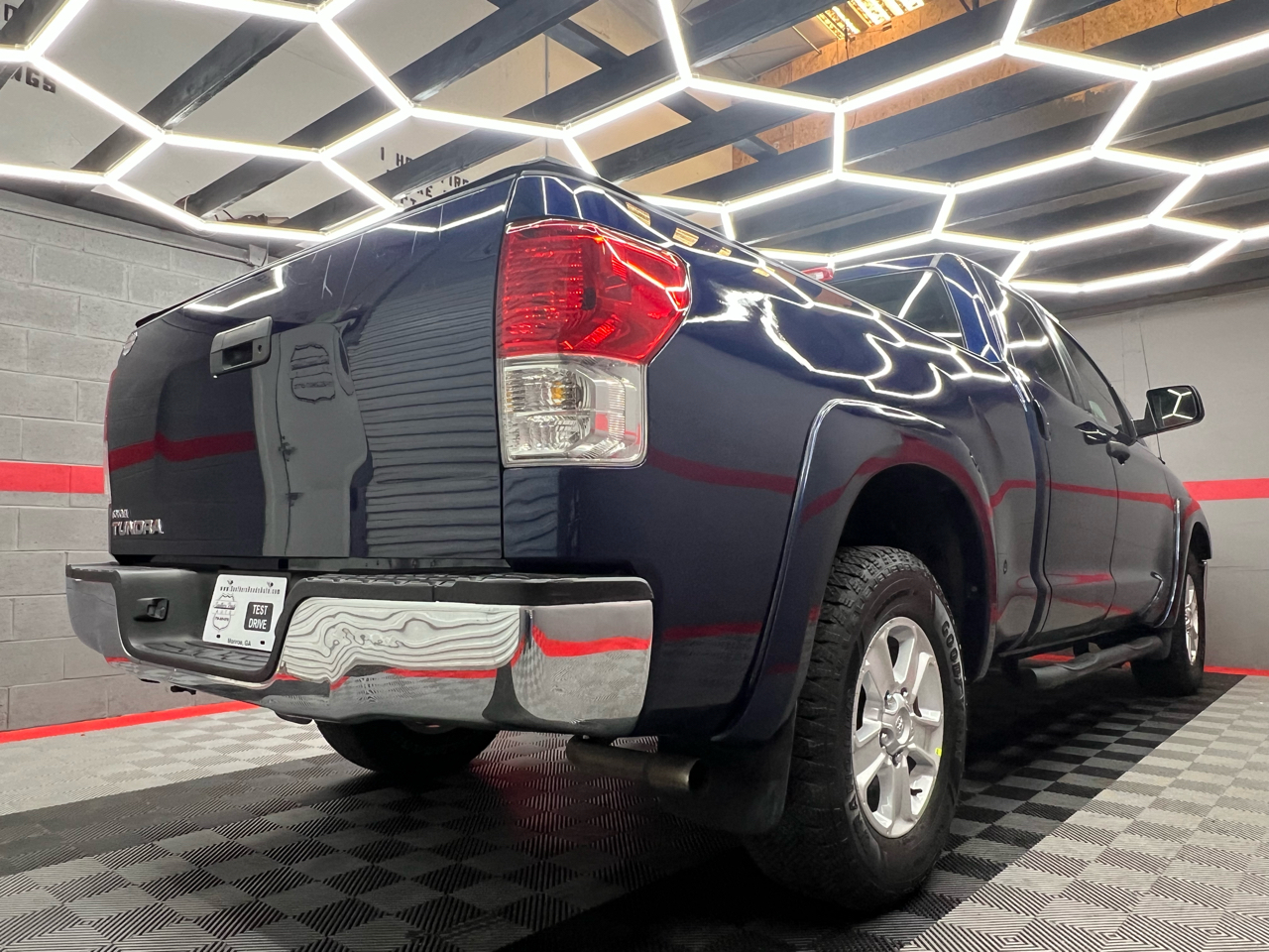 Toyota Tundra Tundra-Grade Double Cab 4.0L 2WD 2011