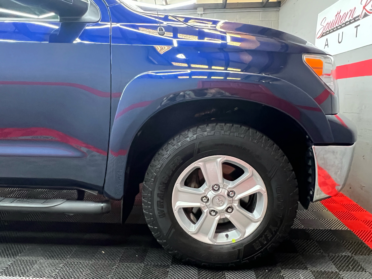 Toyota Tundra Tundra-Grade Double Cab 4.0L 2WD 2011