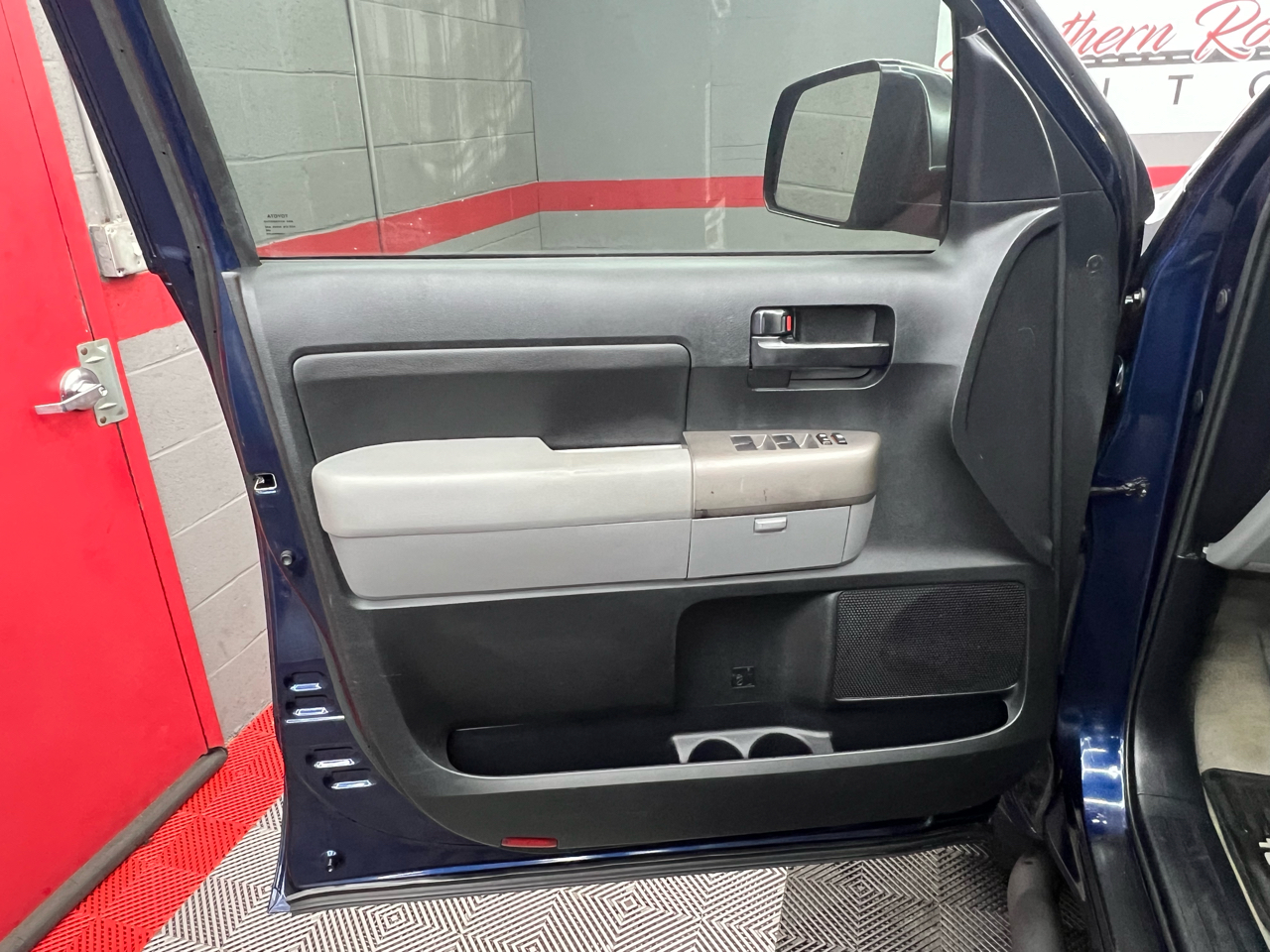 Toyota Tundra Tundra-Grade Double Cab 4.0L 2WD 2011