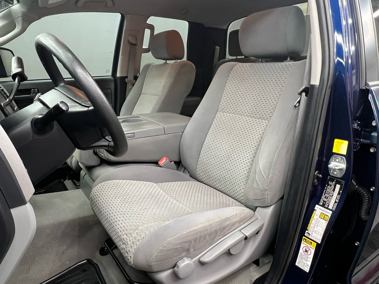 Toyota Tundra Tundra-Grade Double Cab 4.0L 2WD 2011