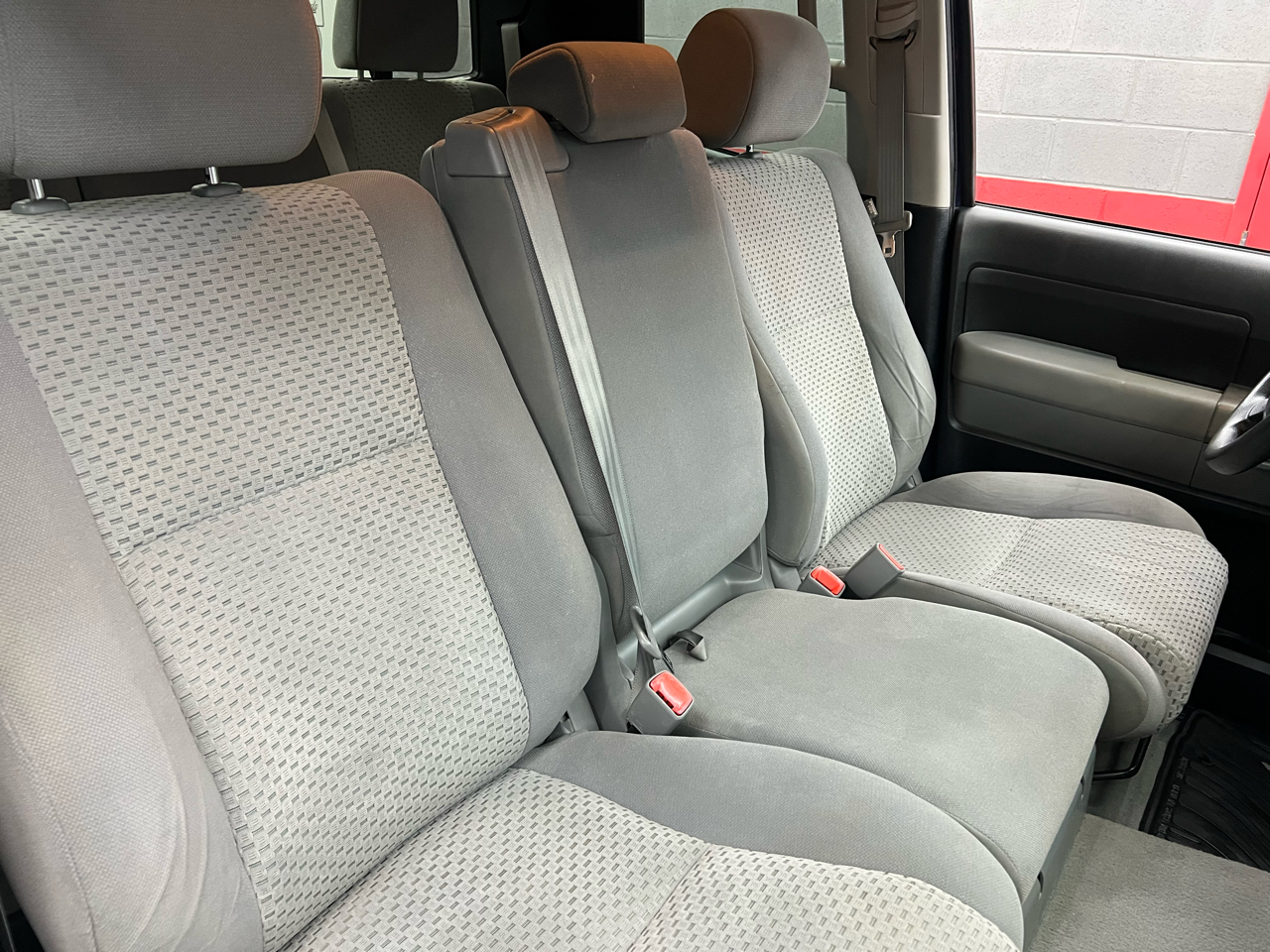 Toyota Tundra Tundra-Grade Double Cab 4.0L 2WD 2011