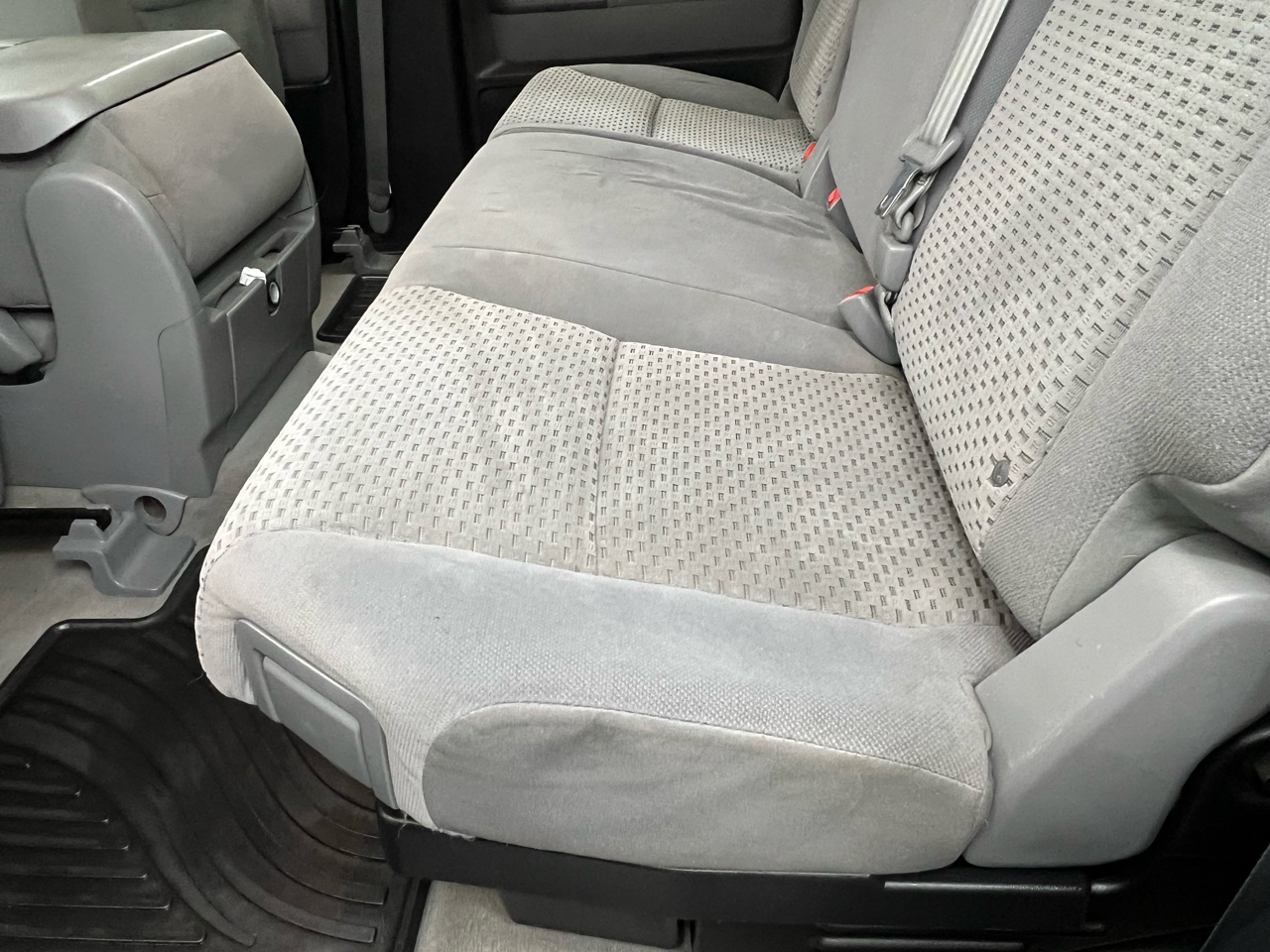 Toyota Tundra Tundra-Grade Double Cab 4.0L 2WD 2011