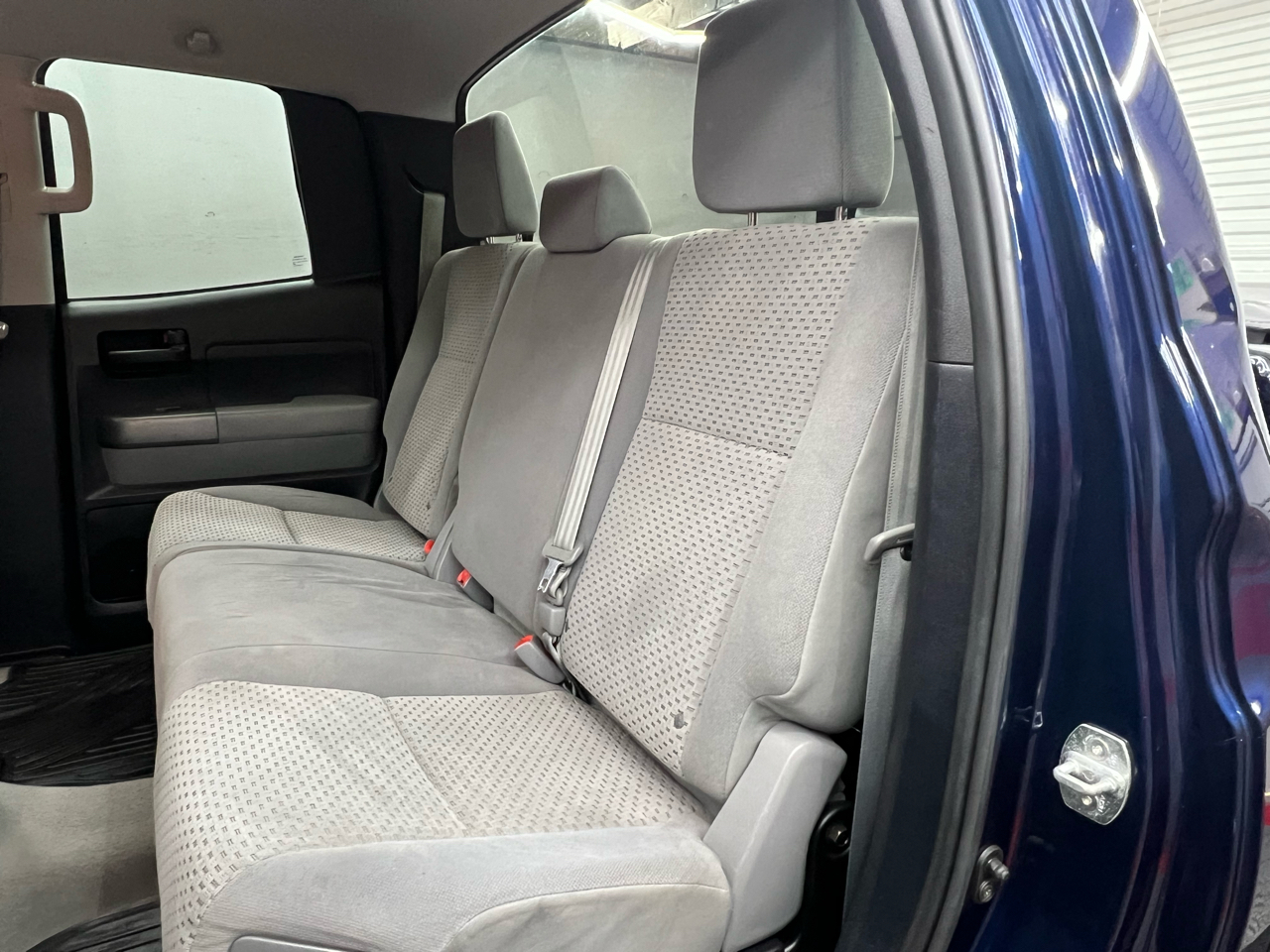 Toyota Tundra Tundra-Grade Double Cab 4.0L 2WD 2011