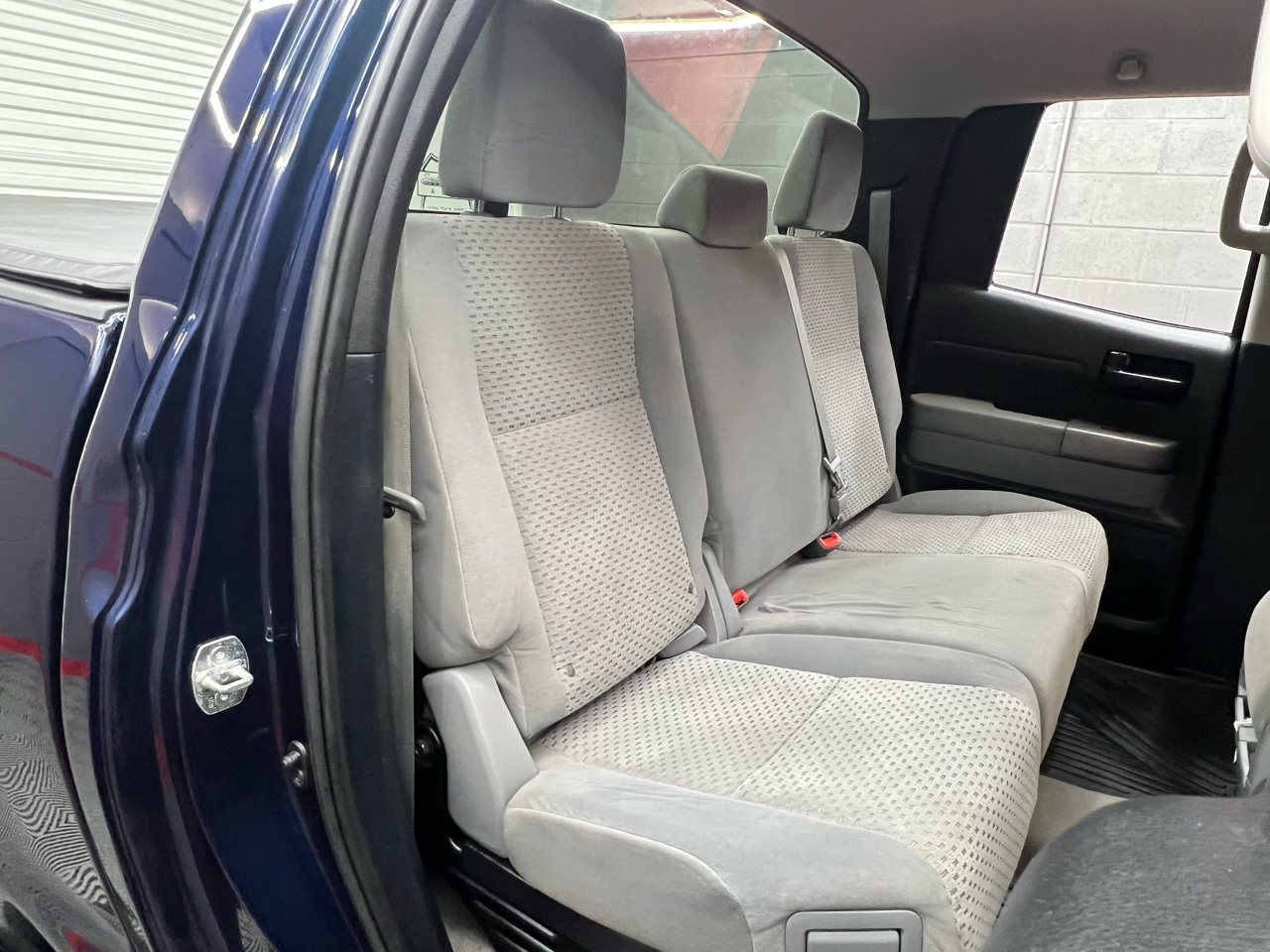 Toyota Tundra Tundra-Grade Double Cab 4.0L 2WD 2011