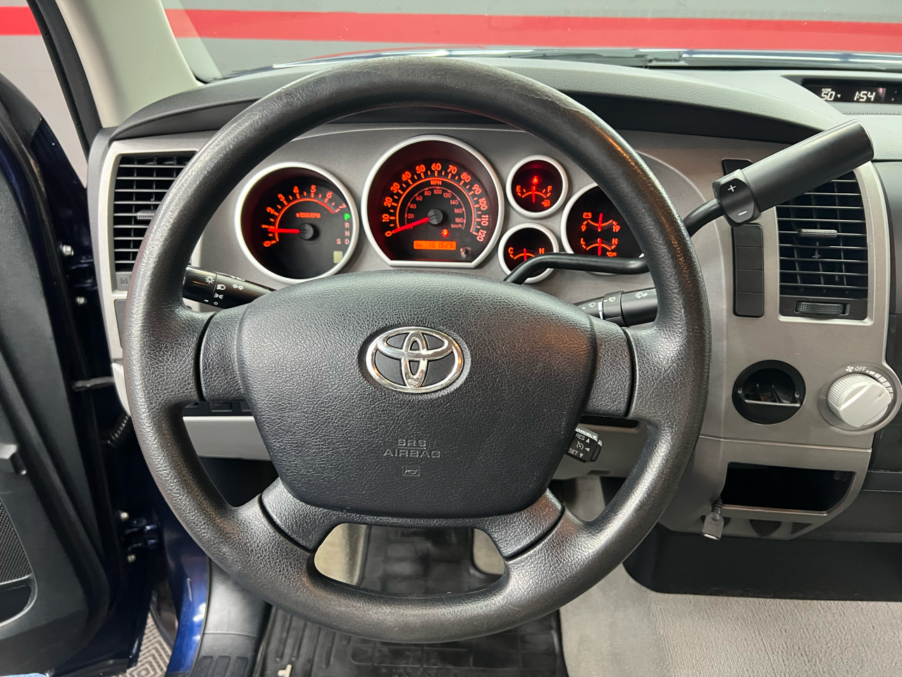 Toyota Tundra Tundra-Grade Double Cab 4.0L 2WD 2011