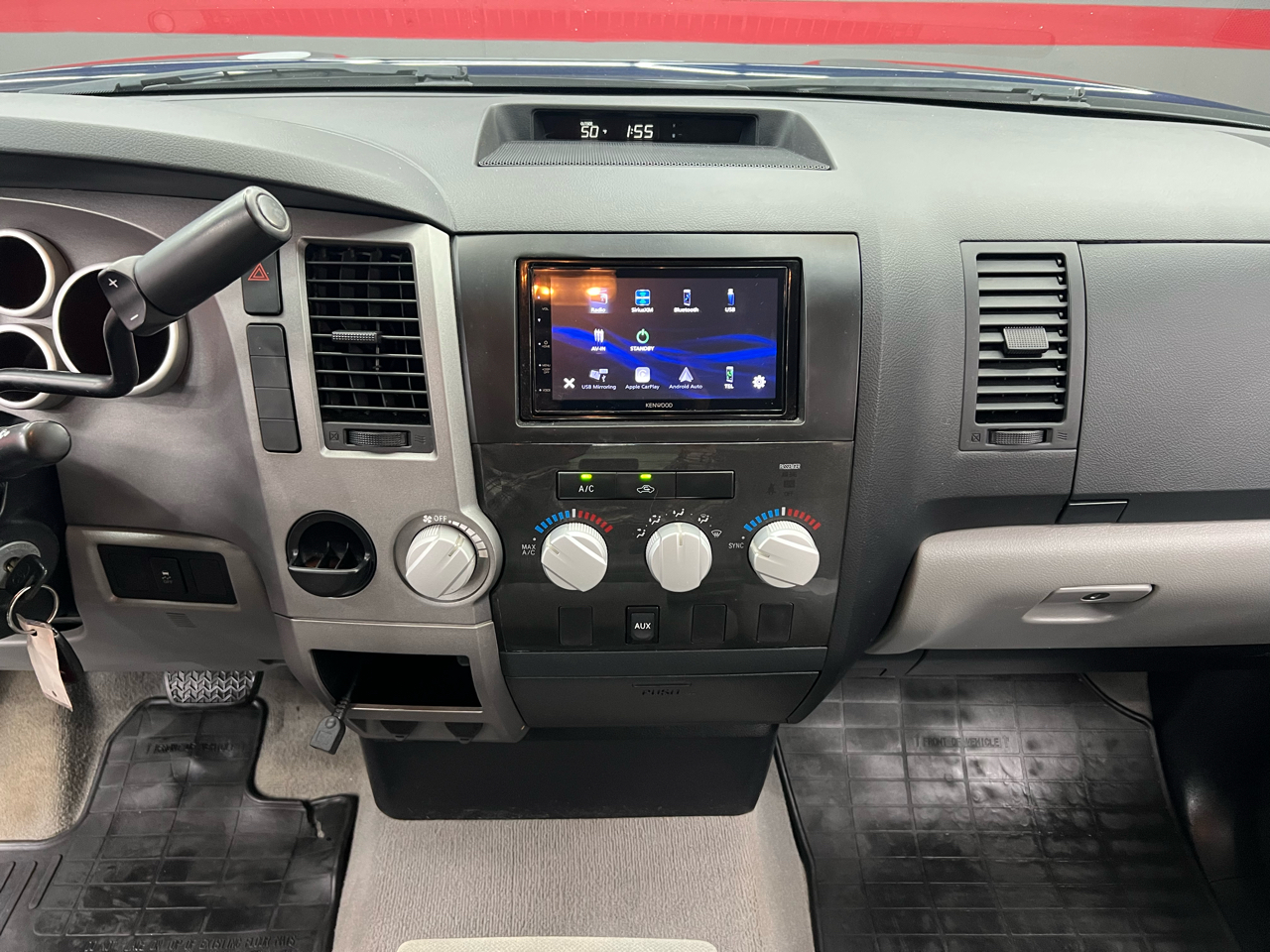 Toyota Tundra Tundra-Grade Double Cab 4.0L 2WD 2011