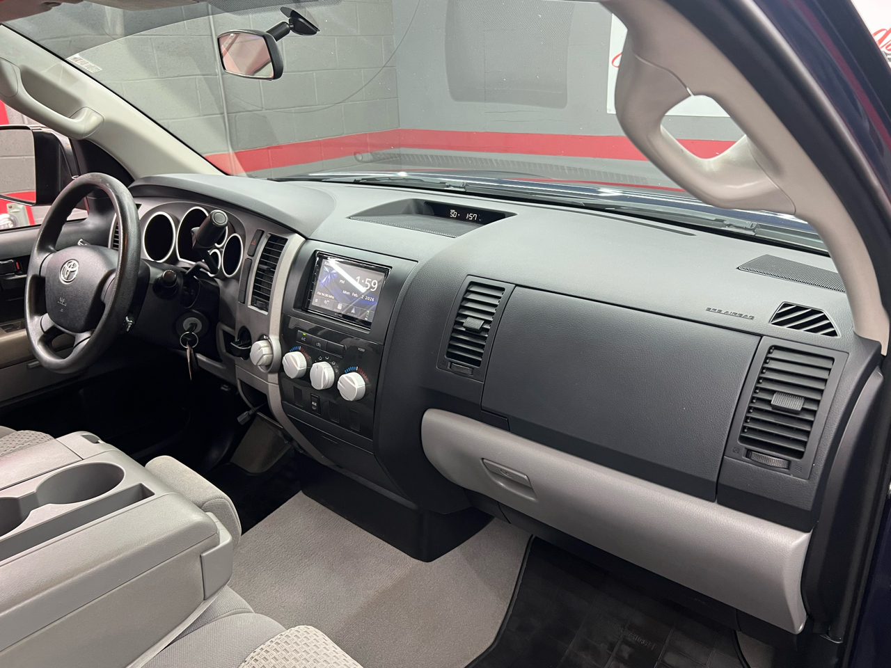 Toyota Tundra Tundra-Grade Double Cab 4.0L 2WD 2011