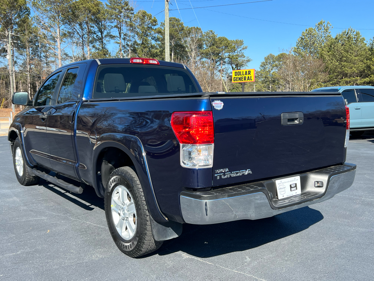 Toyota Tundra Tundra-Grade Double Cab 4.0L 2WD 2011