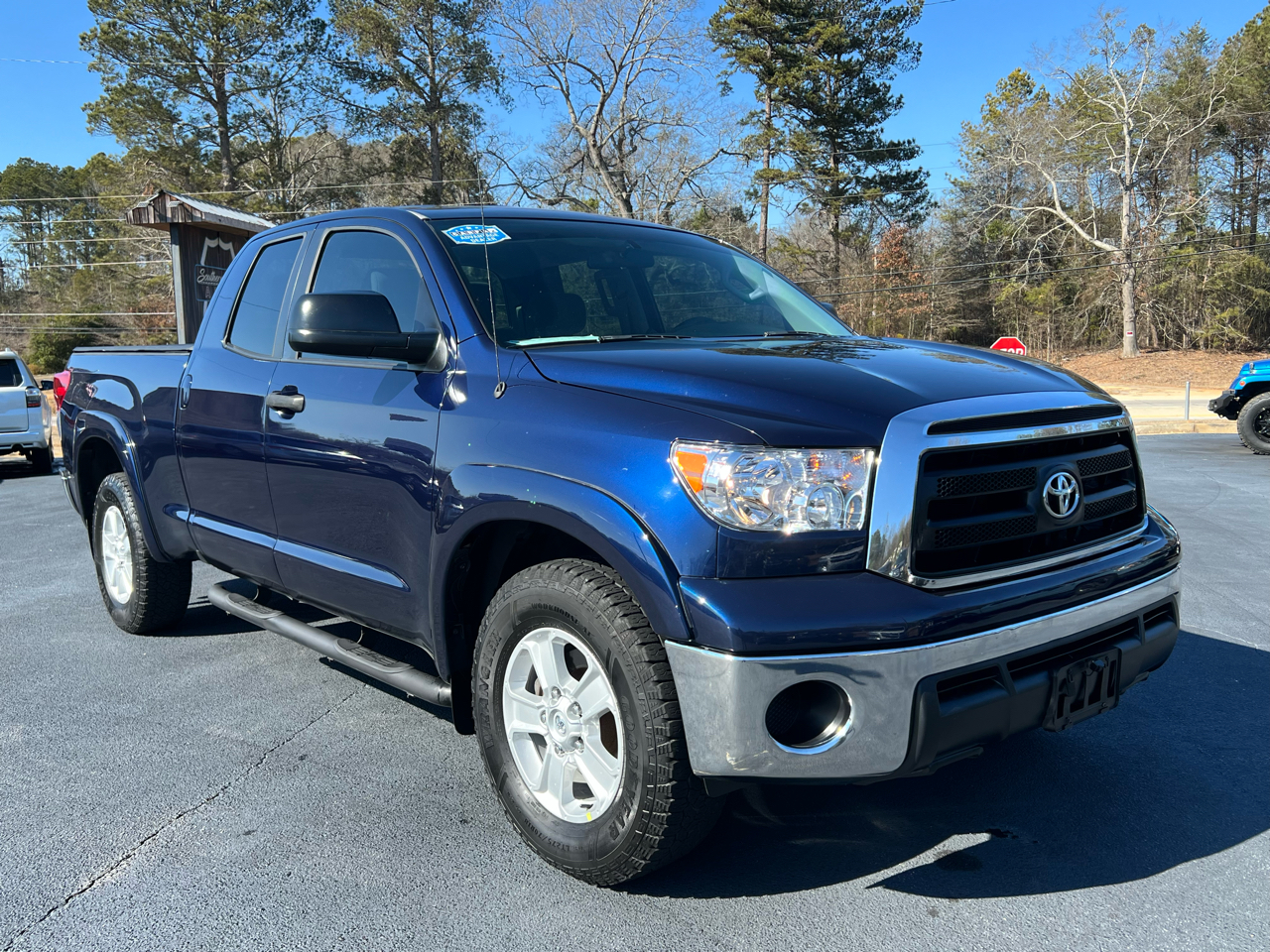 Toyota Tundra Tundra-Grade Double Cab 4.0L 2WD 2011