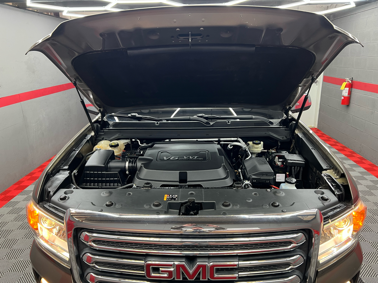 GMC Canyon SLT Crew Cab 2WD Short Box 2015