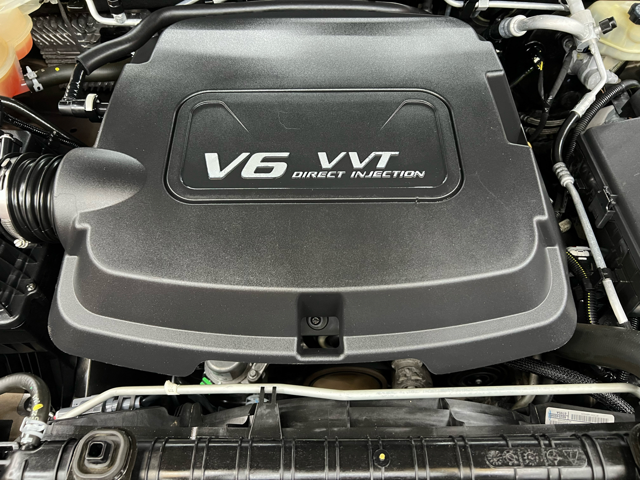 GMC Canyon SLT Crew Cab 2WD Short Box 2015