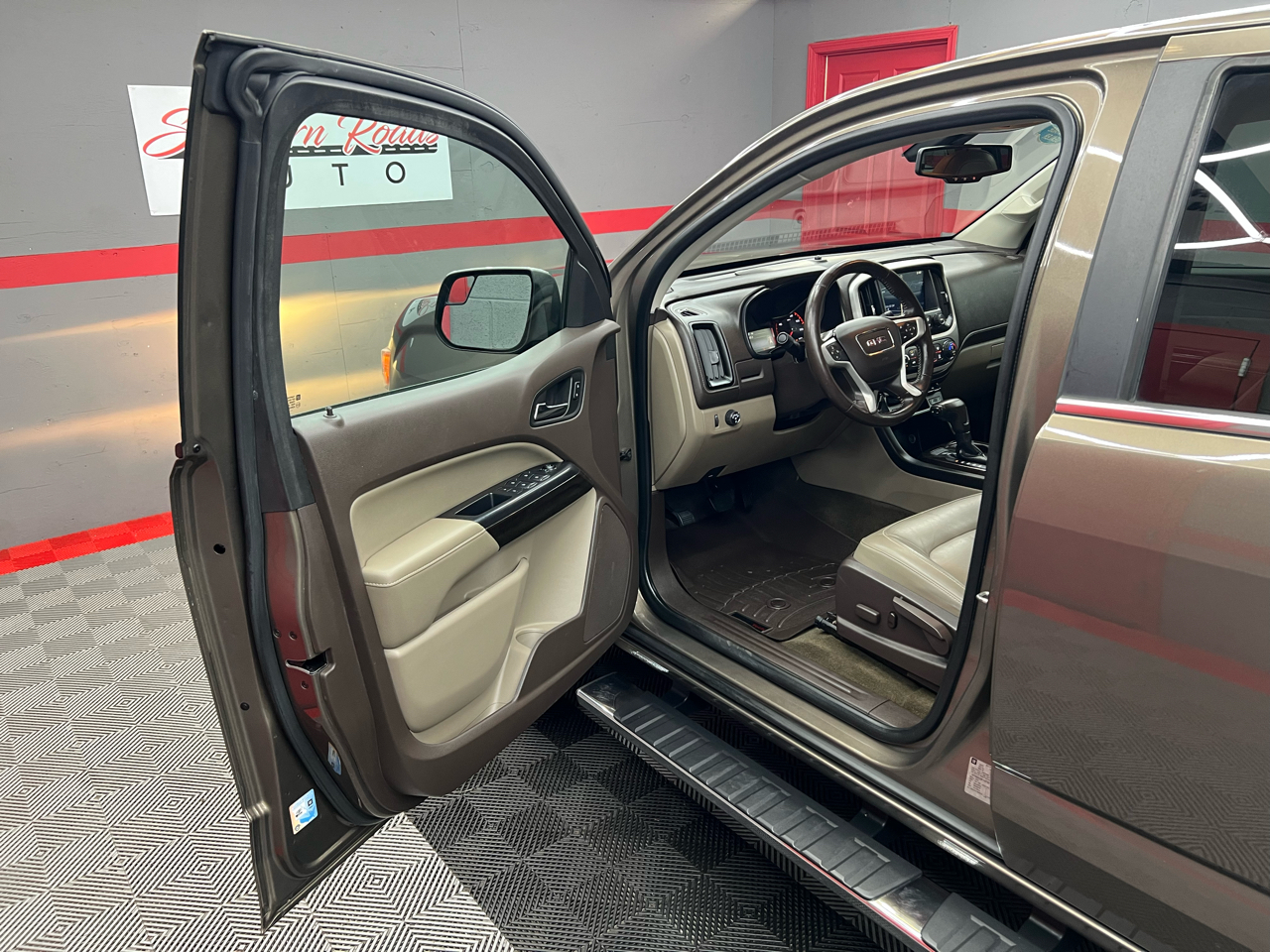 GMC Canyon SLT Crew Cab 2WD Short Box 2015