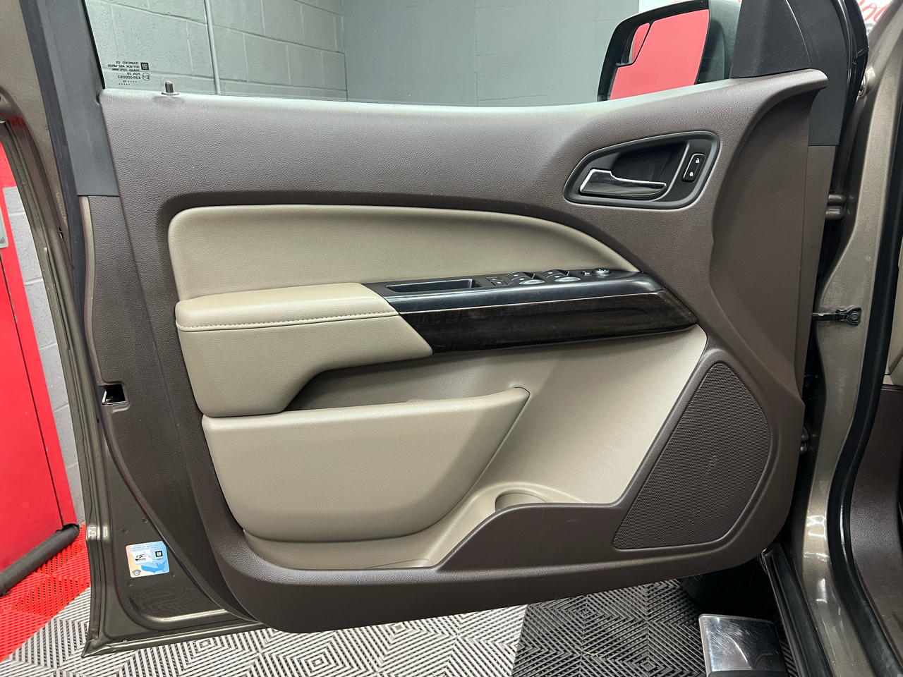 GMC Canyon SLT Crew Cab 2WD Short Box 2015