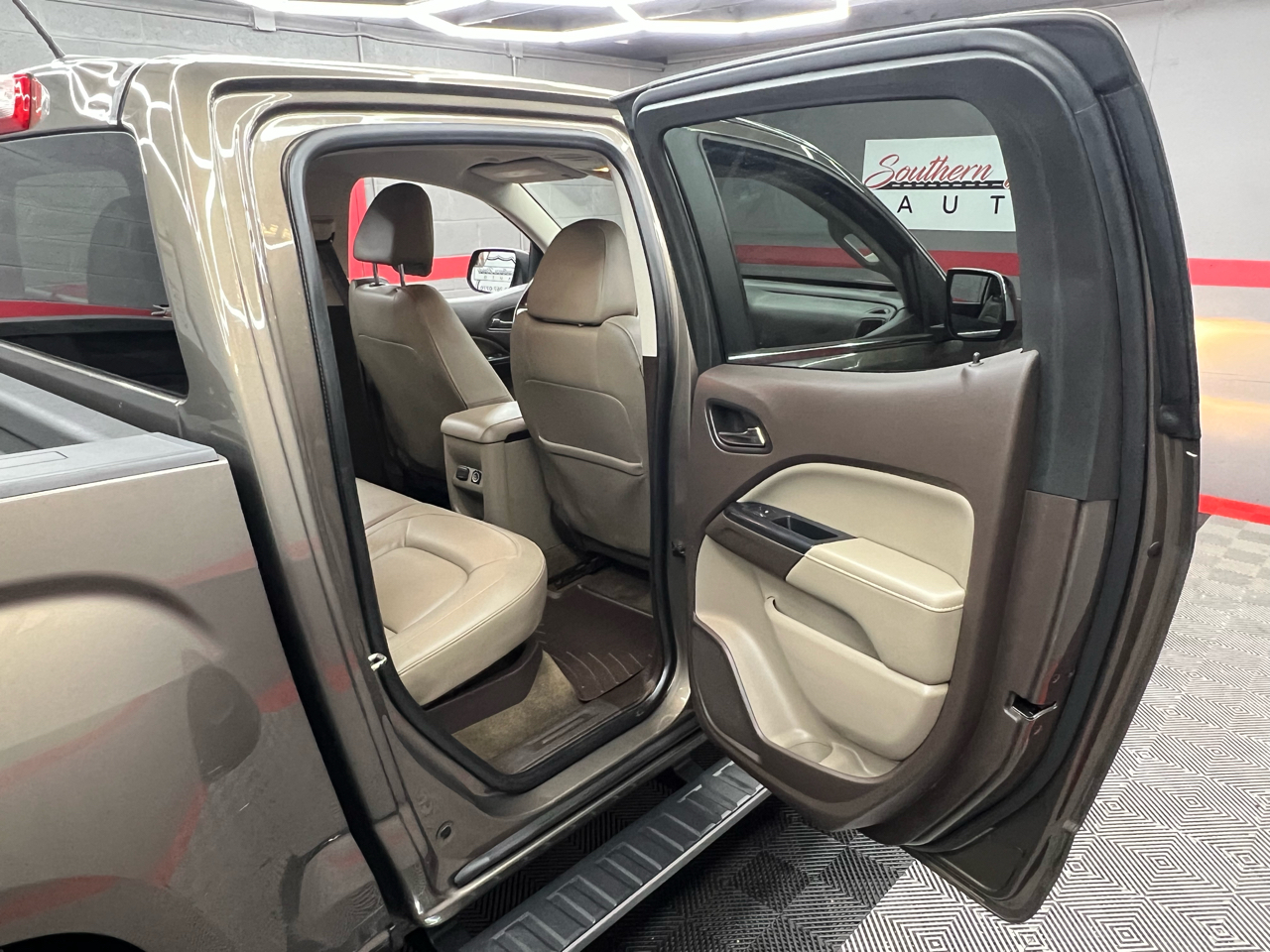 GMC Canyon SLT Crew Cab 2WD Short Box 2015