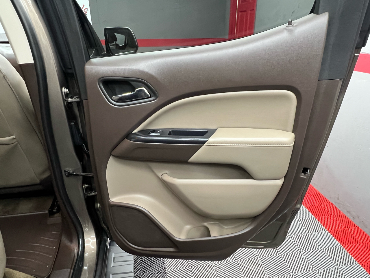 GMC Canyon SLT Crew Cab 2WD Short Box 2015