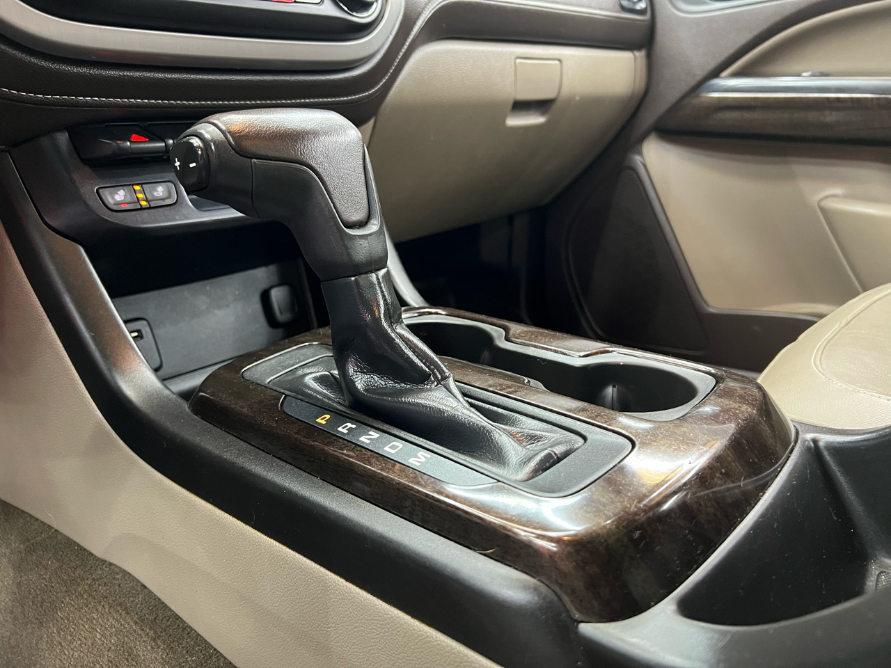 GMC Canyon SLT Crew Cab 2WD Short Box 2015