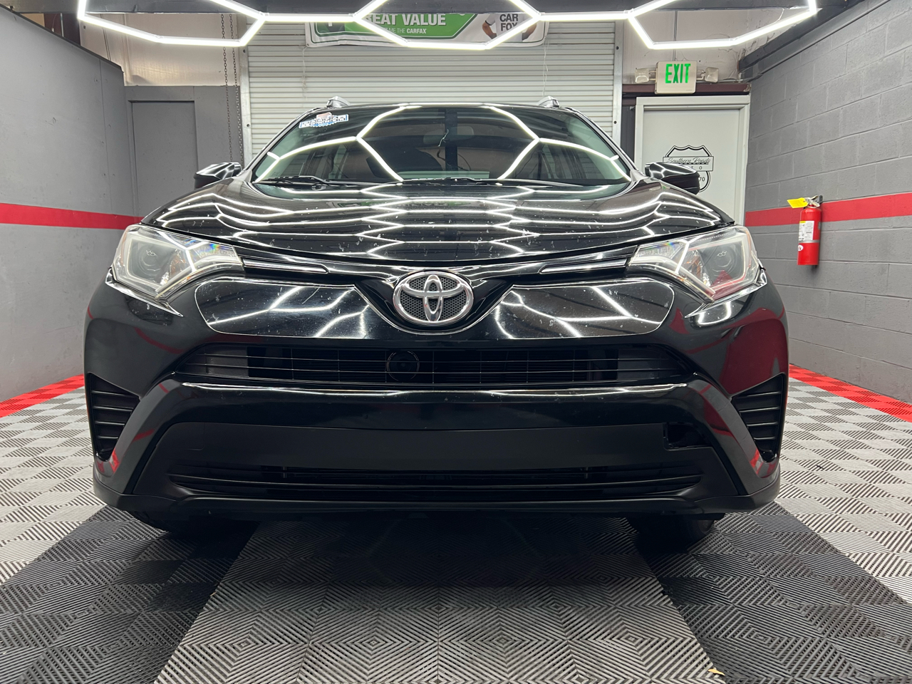 Toyota RAV4 LE FWD 2016