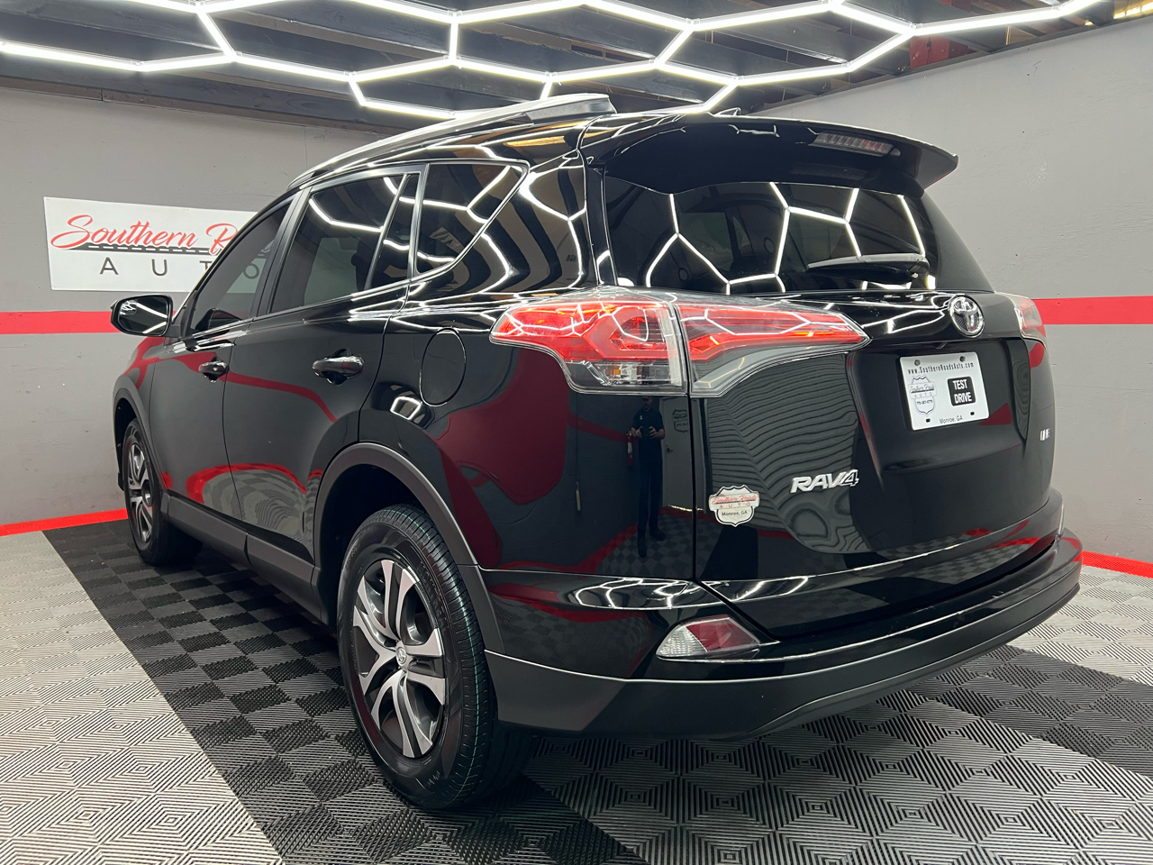 Toyota RAV4 LE FWD 2016