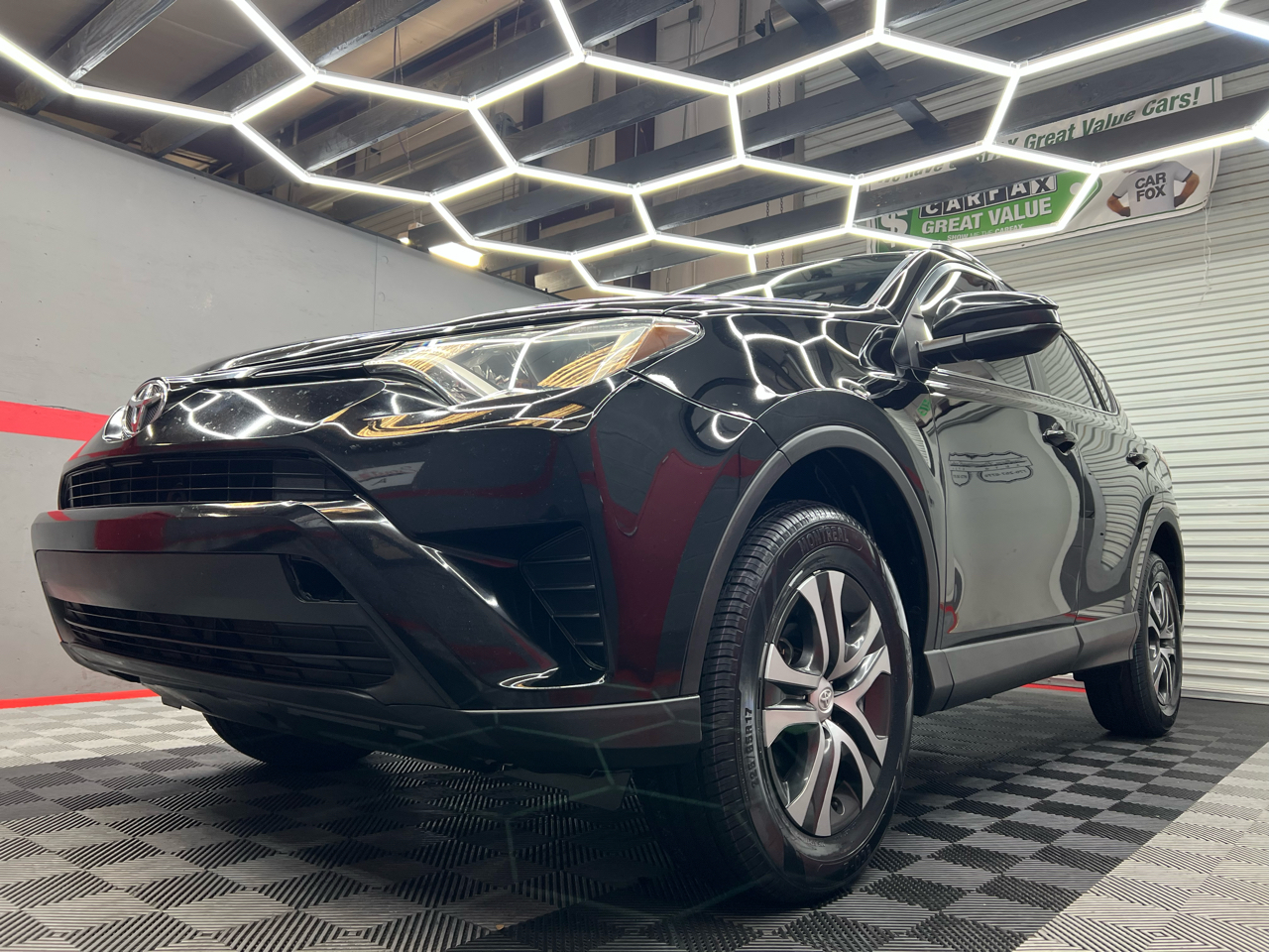 Toyota RAV4 LE FWD 2016