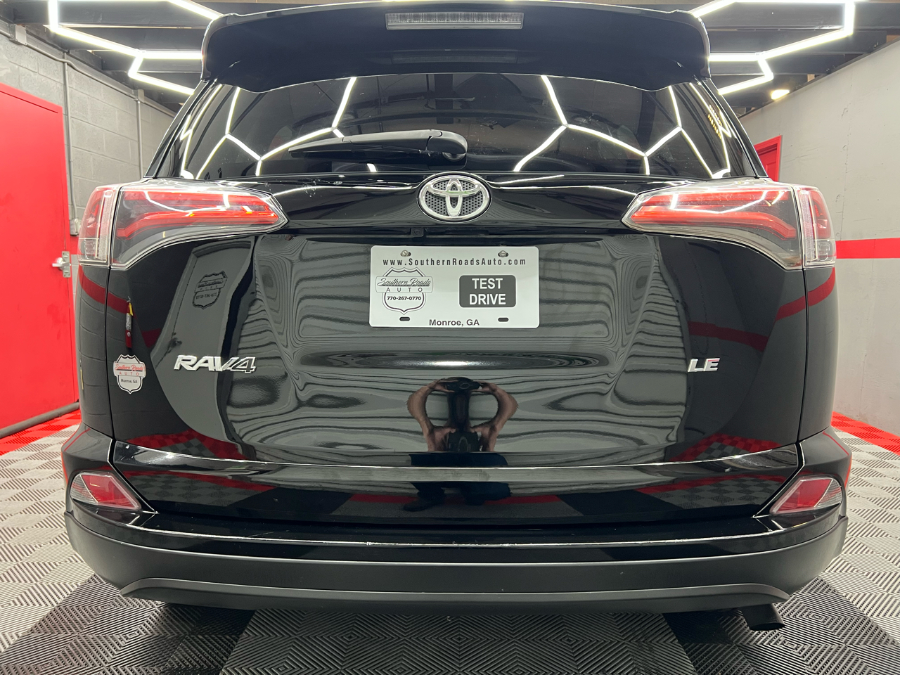 Toyota RAV4 LE FWD 2016