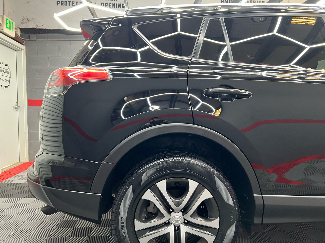 Toyota RAV4 LE FWD 2016