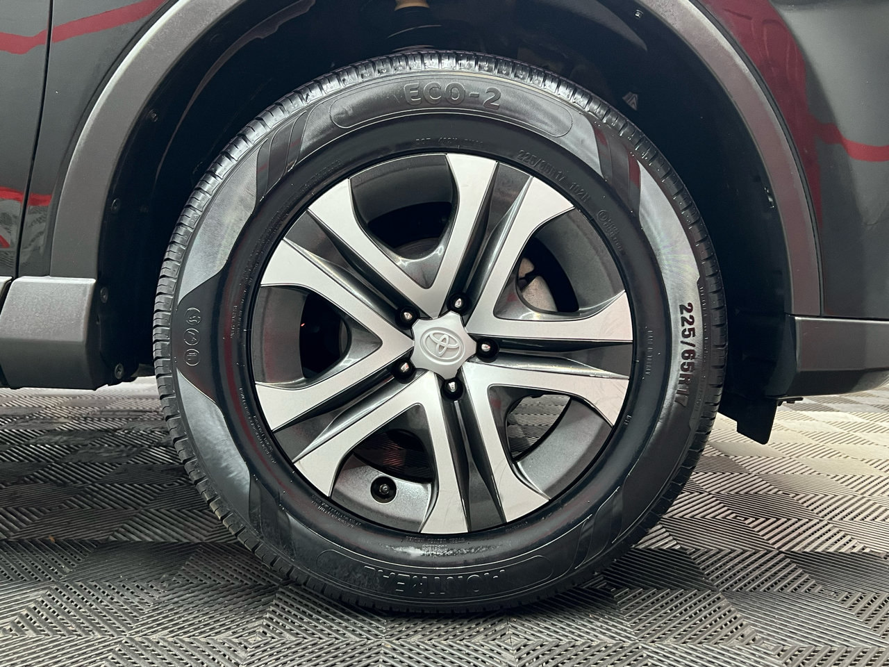 Toyota RAV4 LE FWD 2016