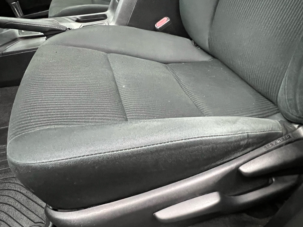 Toyota RAV4 LE FWD 2016