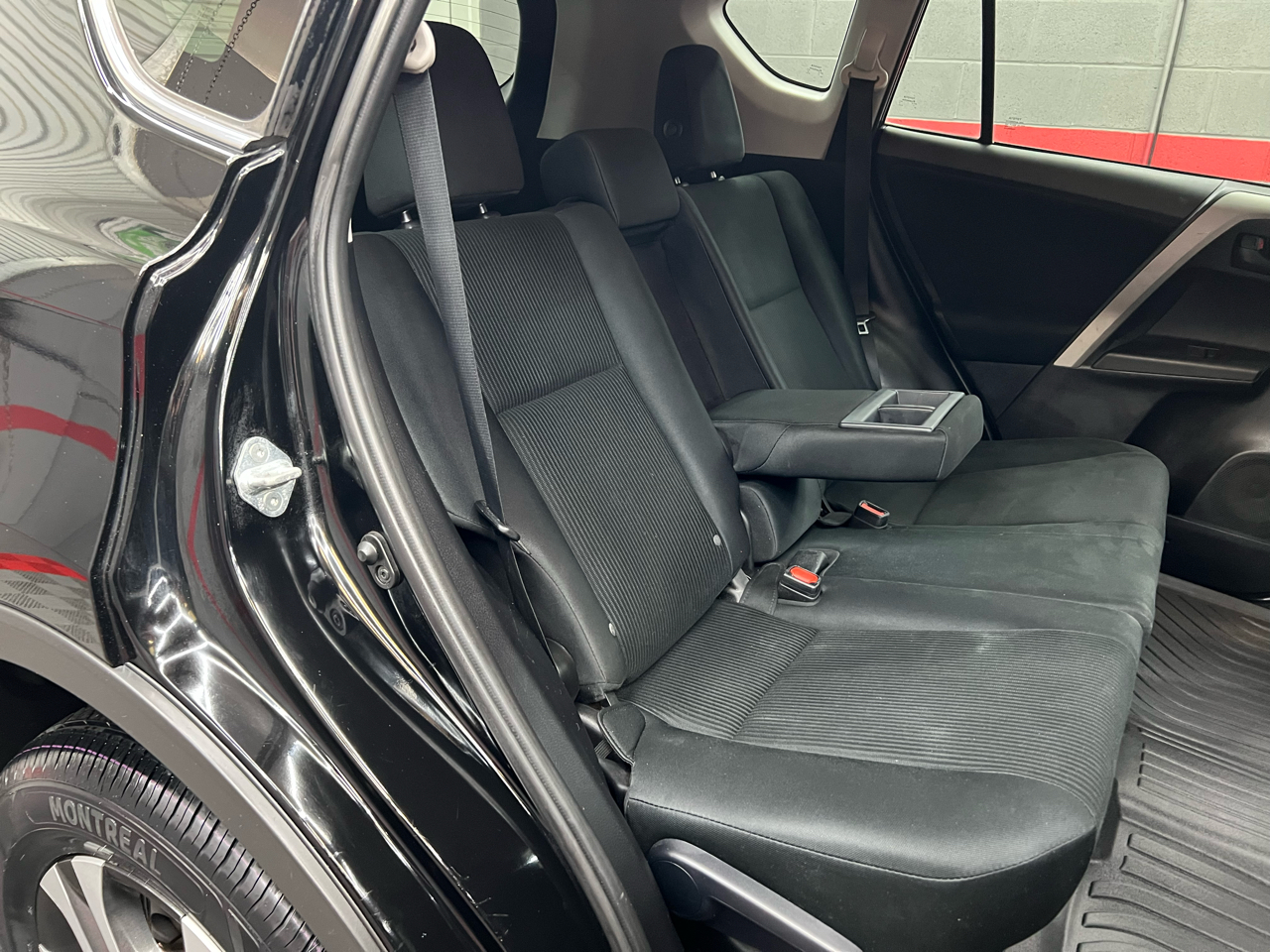 Toyota RAV4 LE FWD 2016