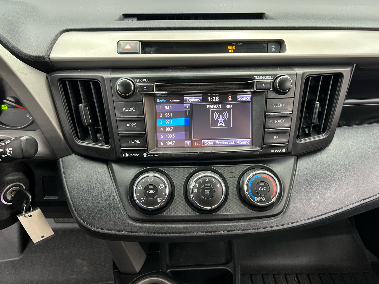 Toyota RAV4 LE FWD 2016