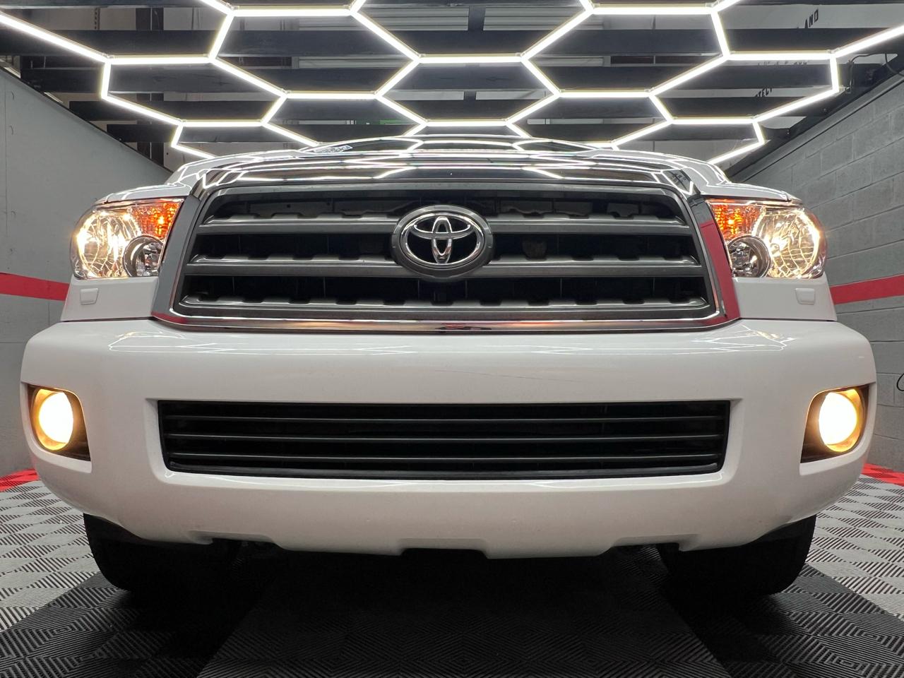 Toyota Sequoia  2015