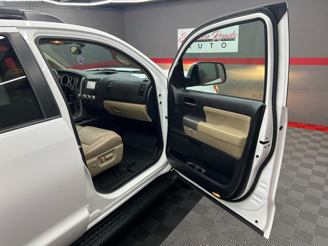 Toyota Sequoia  2015