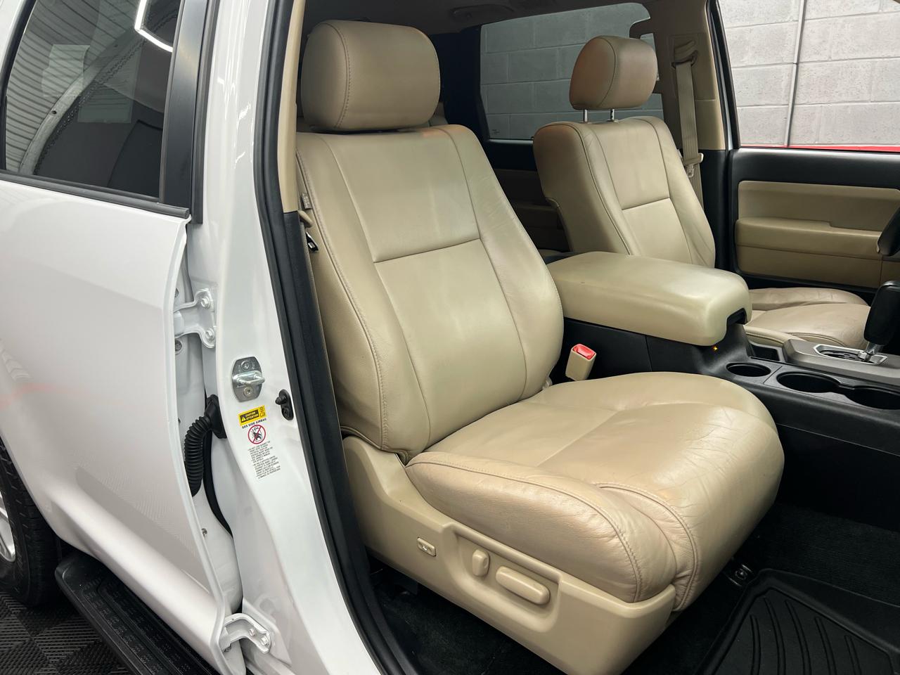 Toyota Sequoia  2015