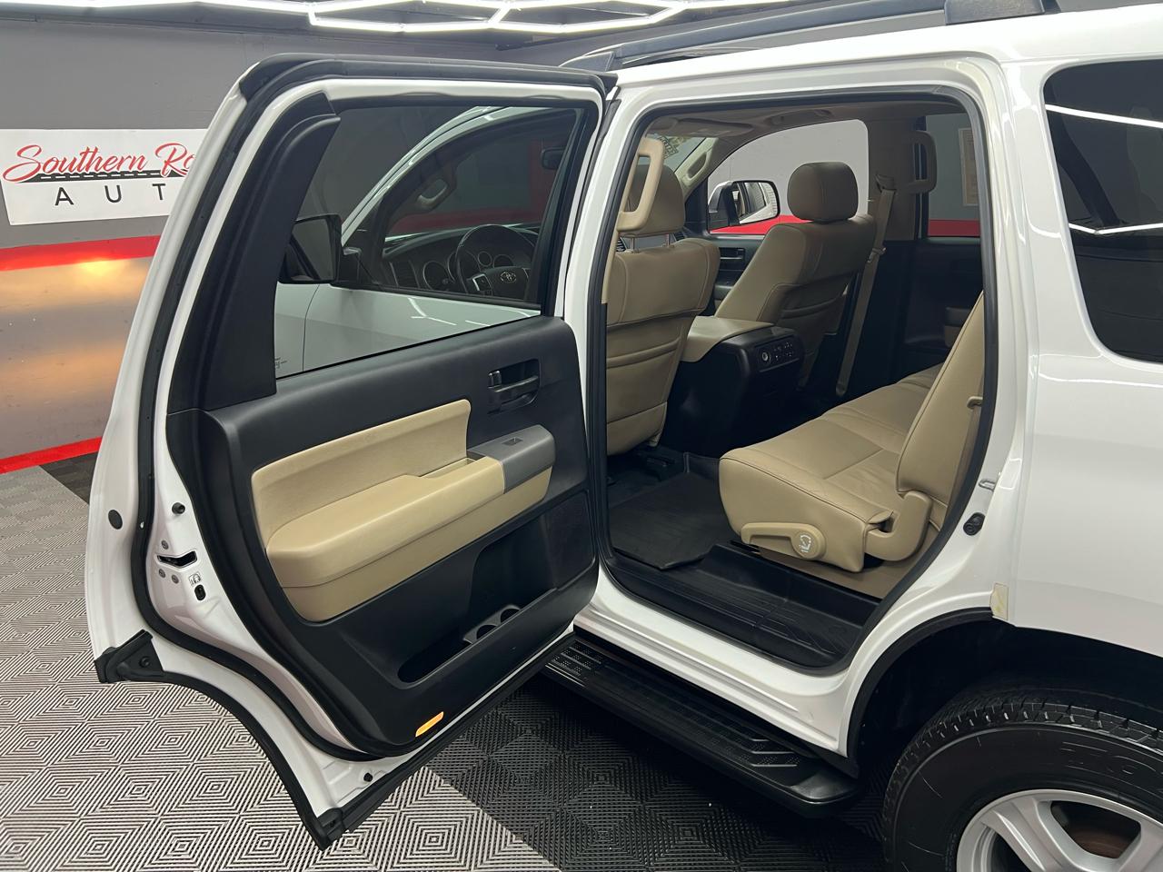 Toyota Sequoia  2015