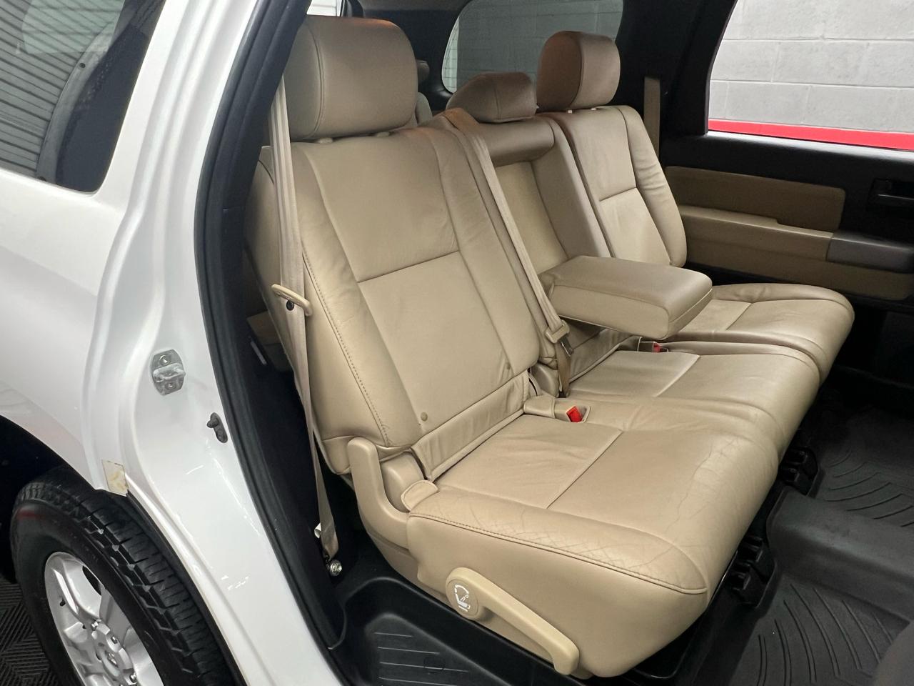 Toyota Sequoia  2015