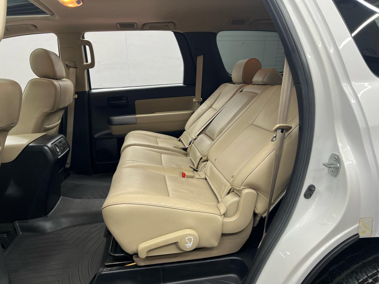 Toyota Sequoia  2015