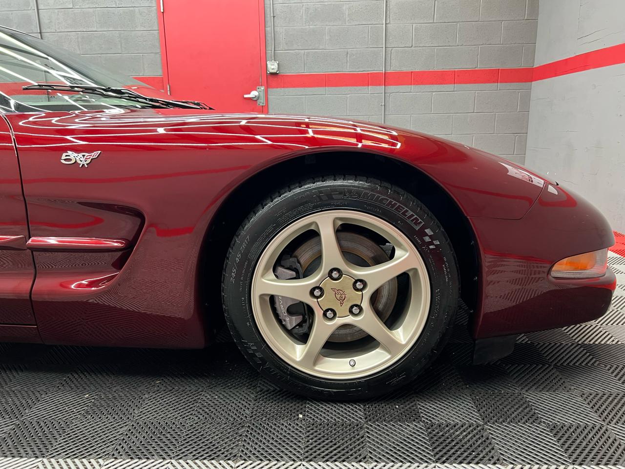 Chevrolet Corvette  2003