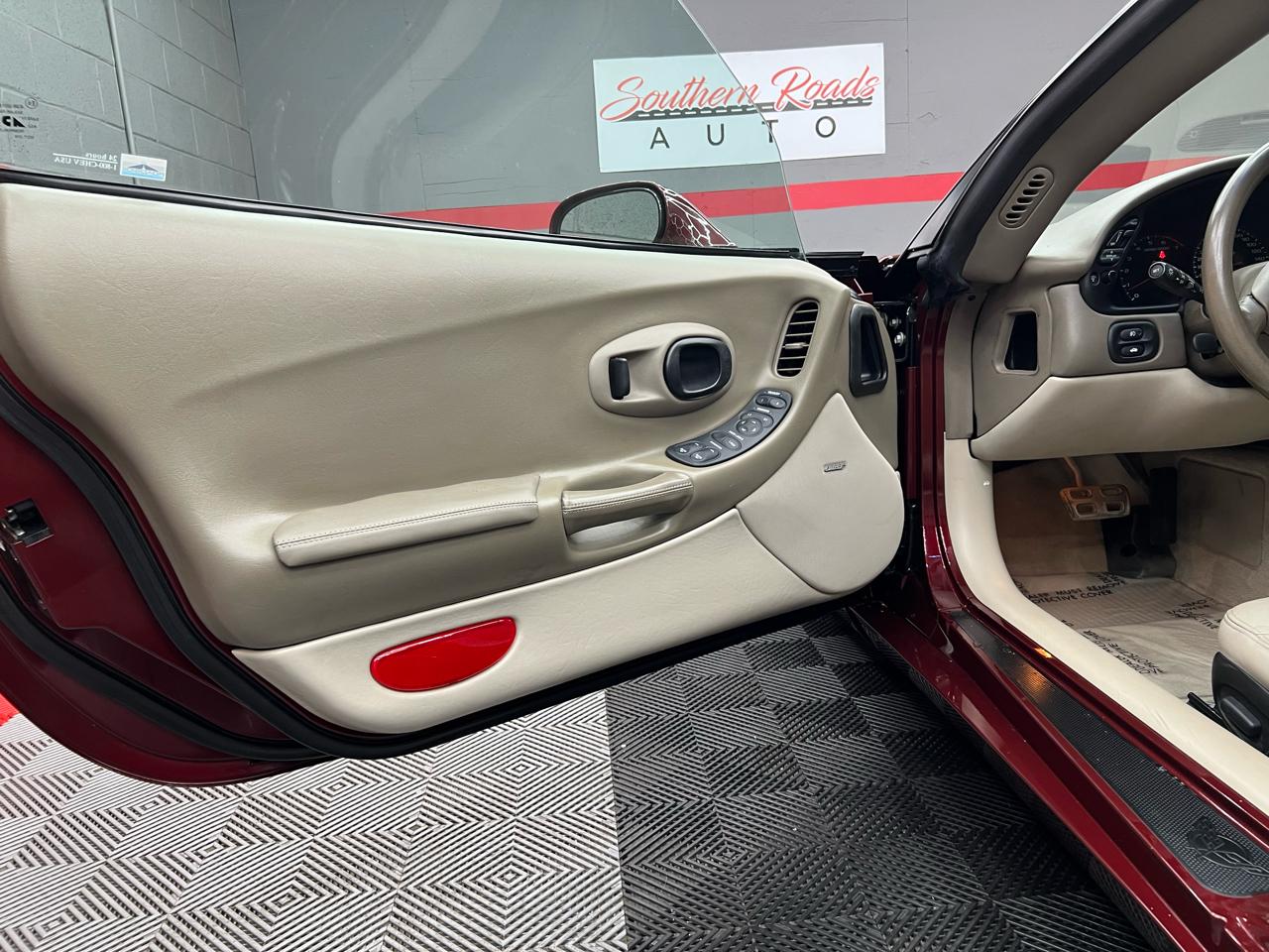 Chevrolet Corvette  2003