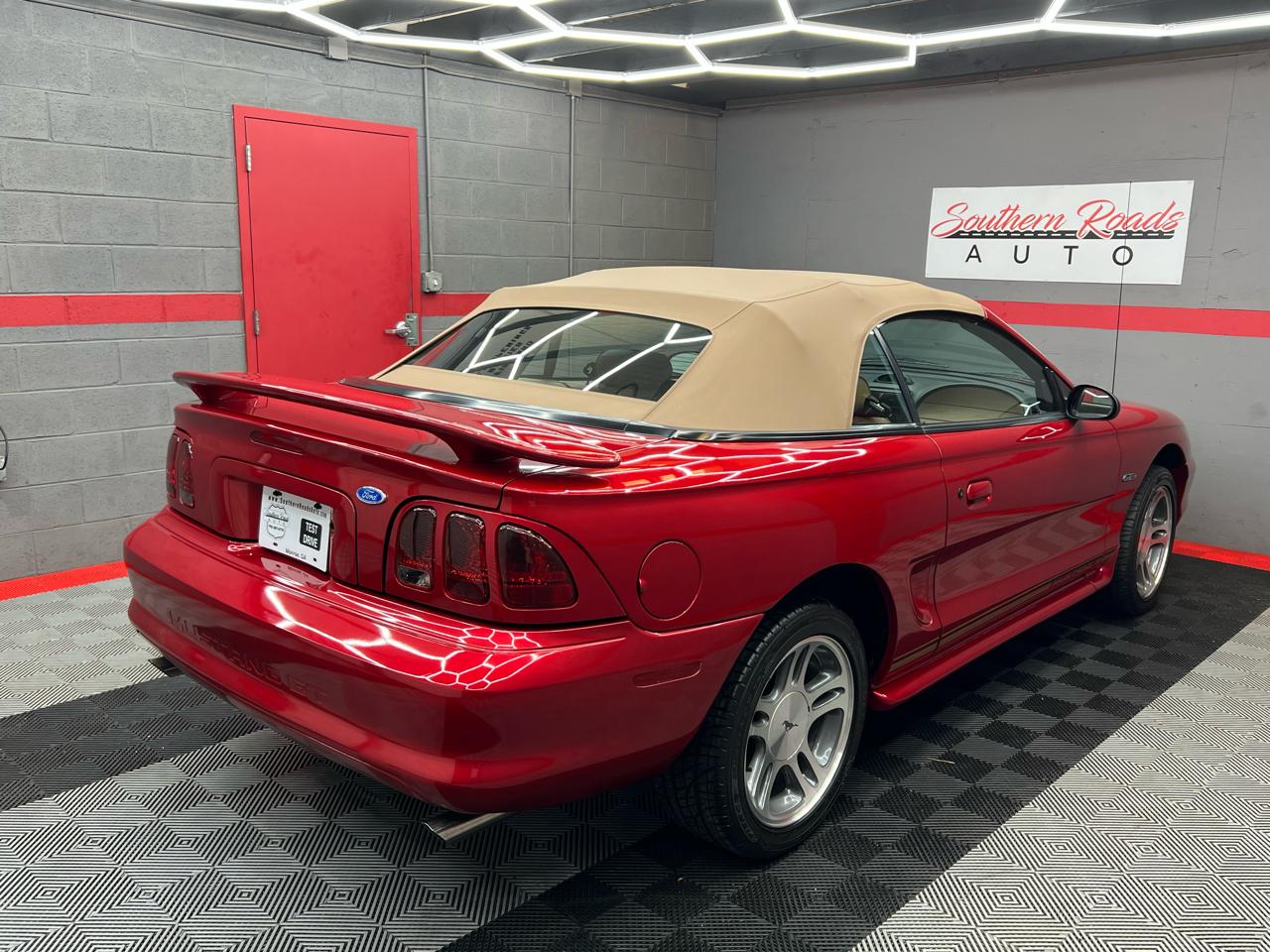 Ford Mustang GT convertible 1997