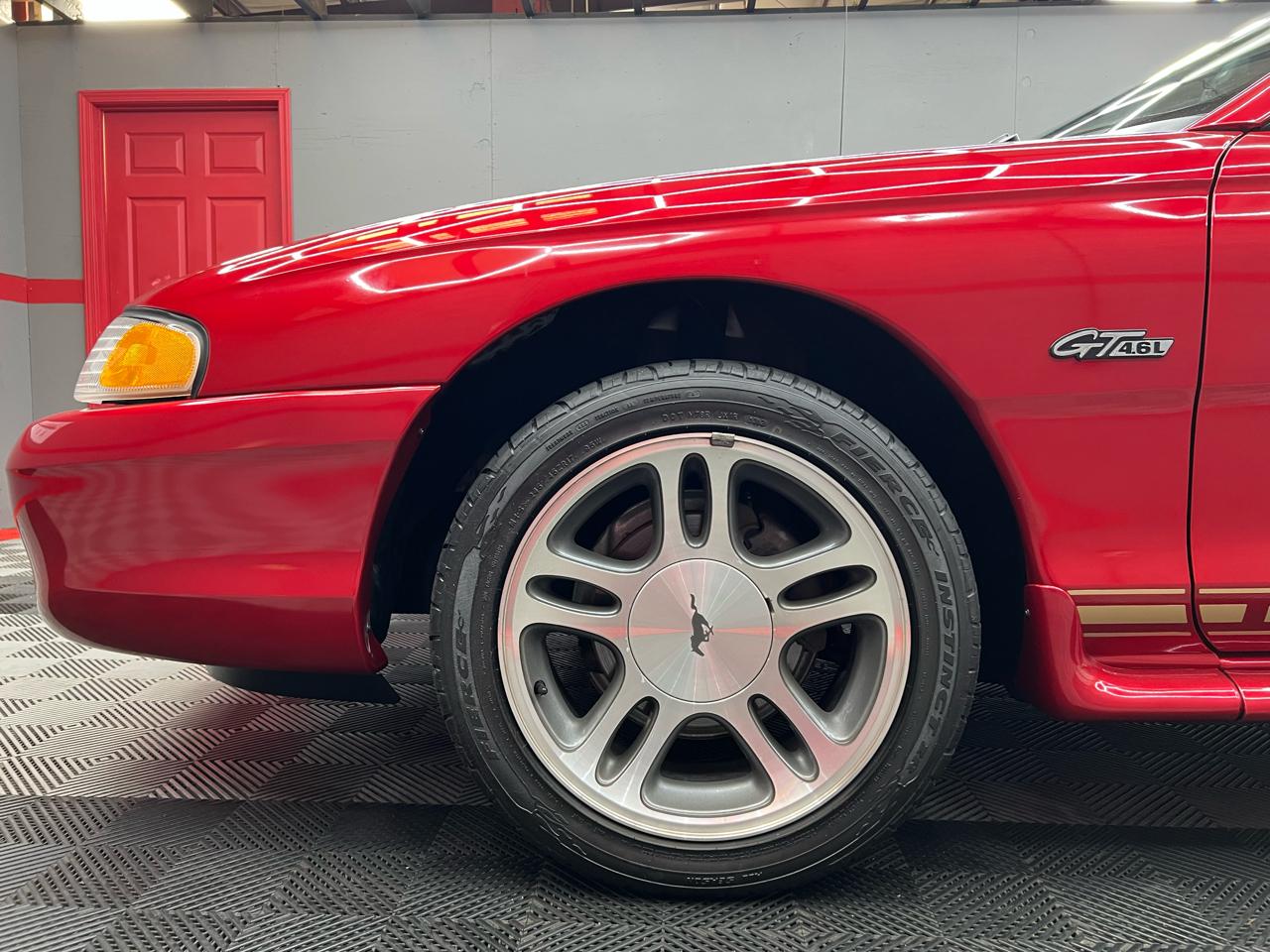 Ford Mustang GT convertible 1997