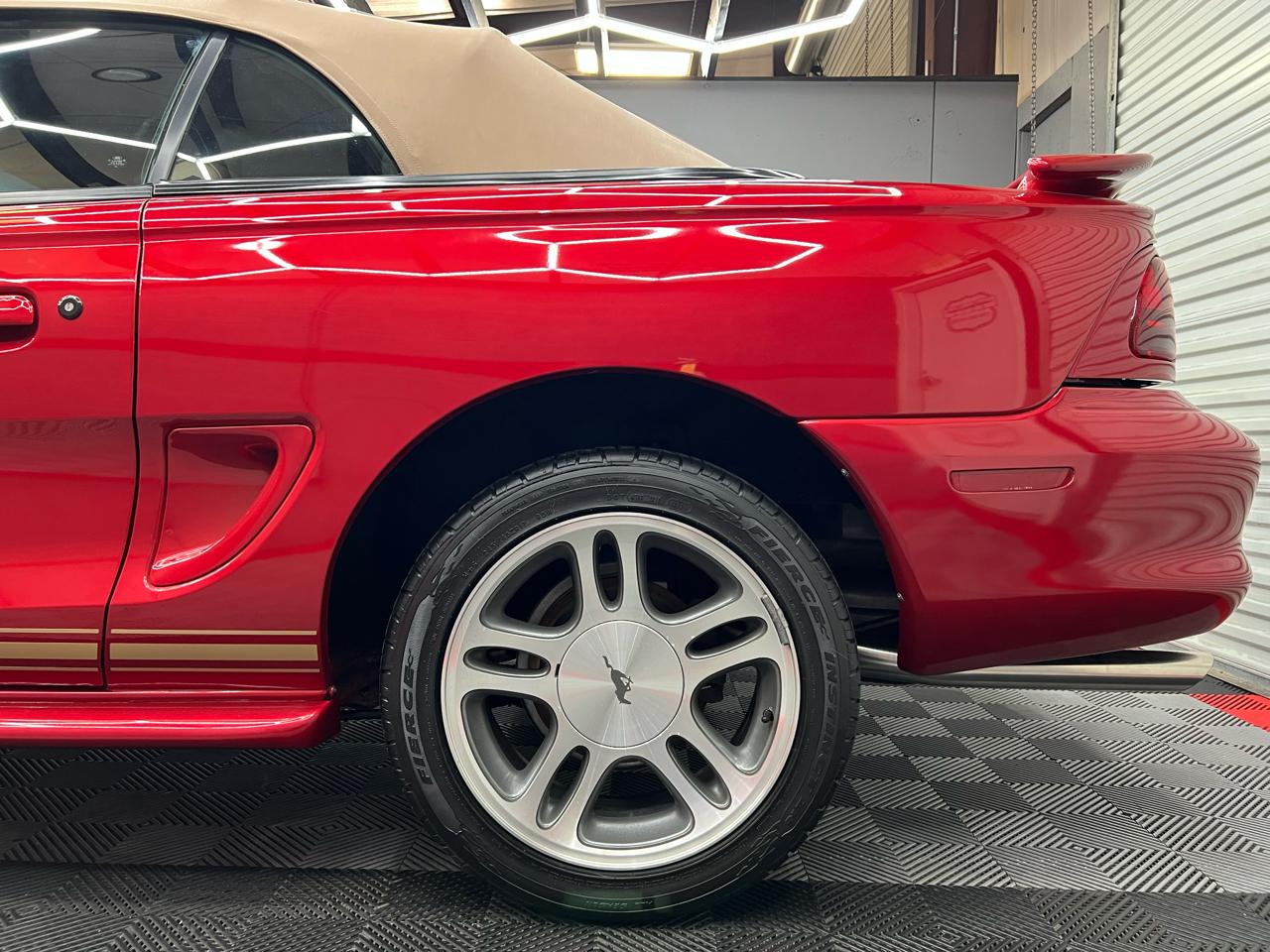 Ford Mustang GT convertible 1997