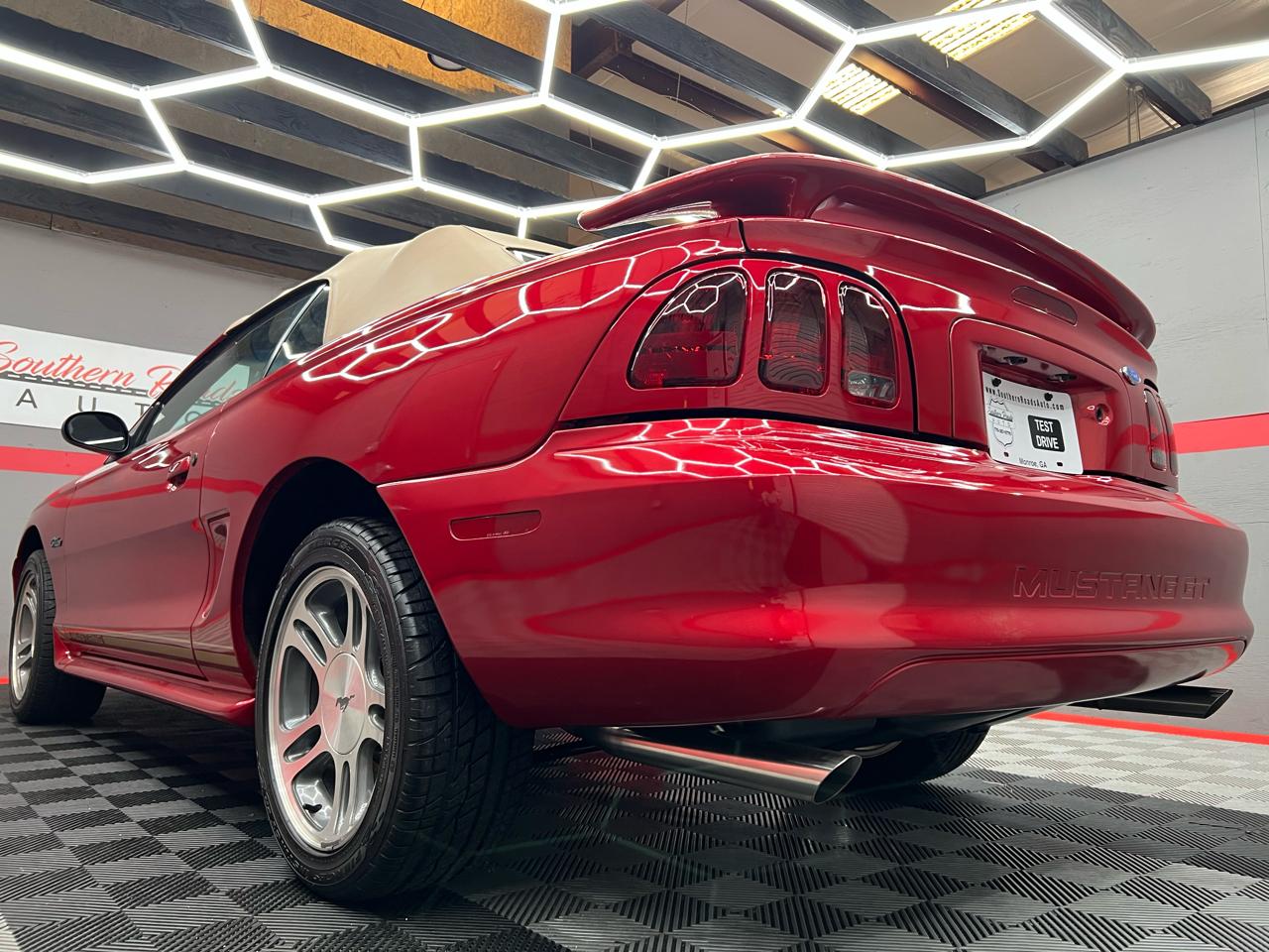 Ford Mustang GT convertible 1997