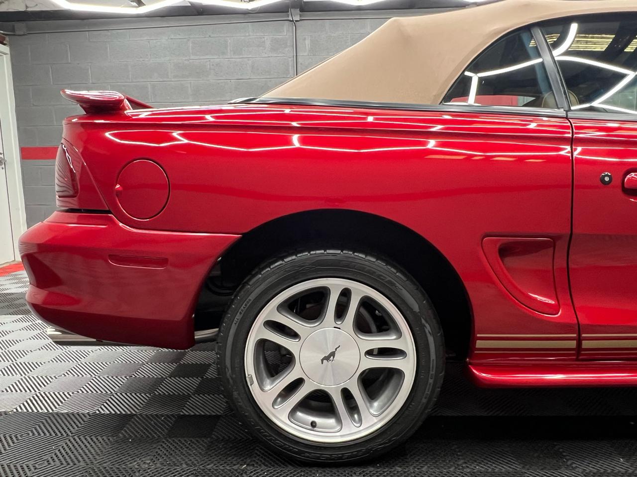 Ford Mustang GT convertible 1997