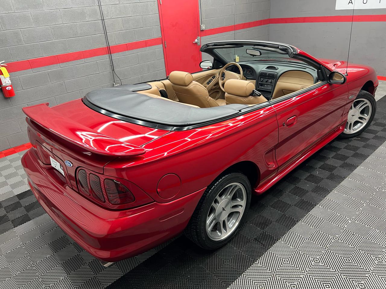 Ford Mustang GT convertible 1997