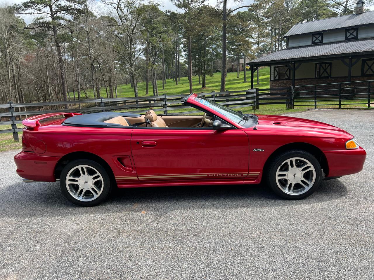 Ford Mustang GT convertible 1997