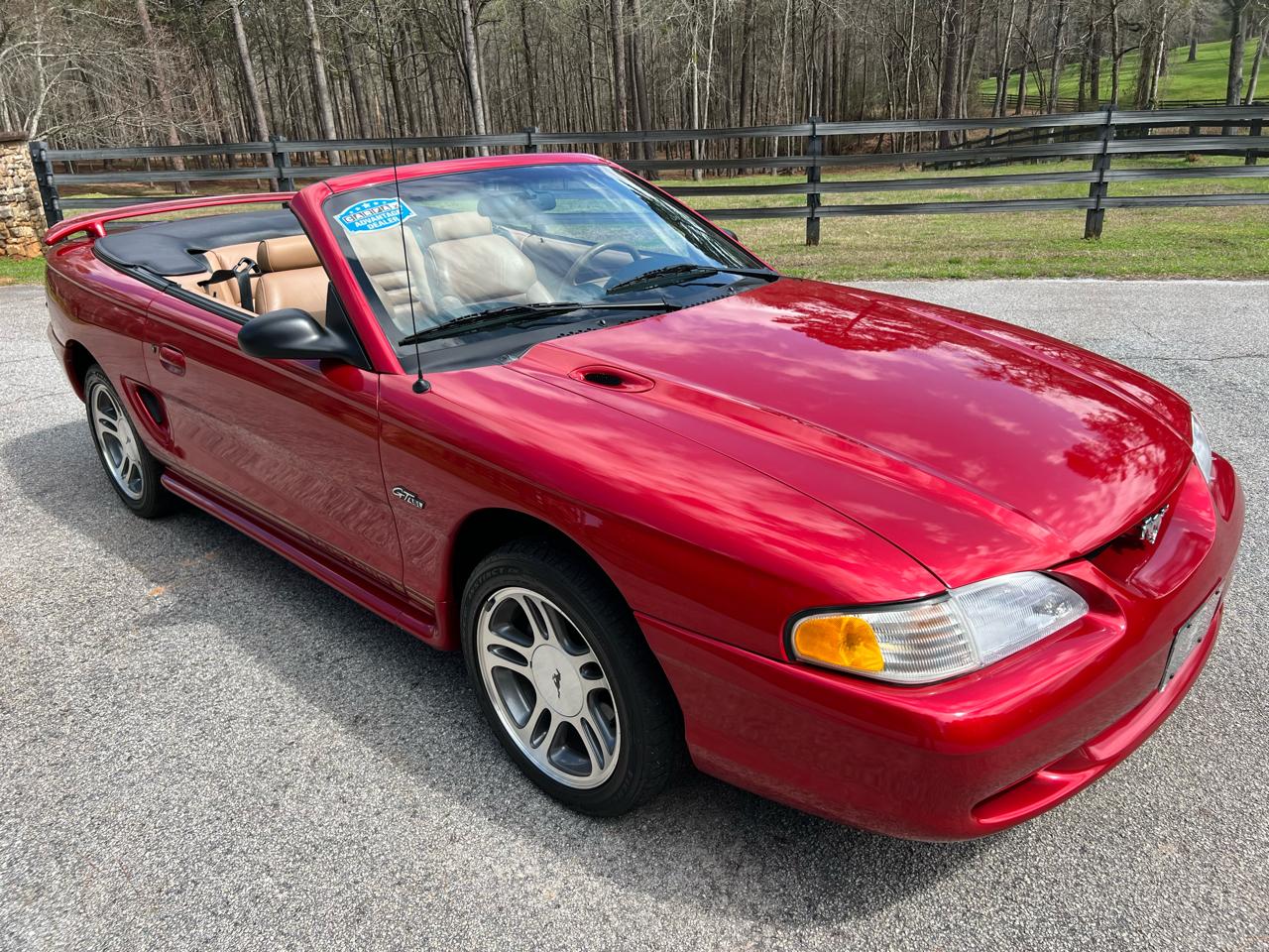 Ford Mustang GT convertible 1997