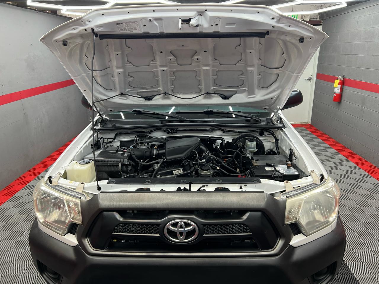 Toyota Tacoma PreRunner Double Cab Auto 2WD 2012